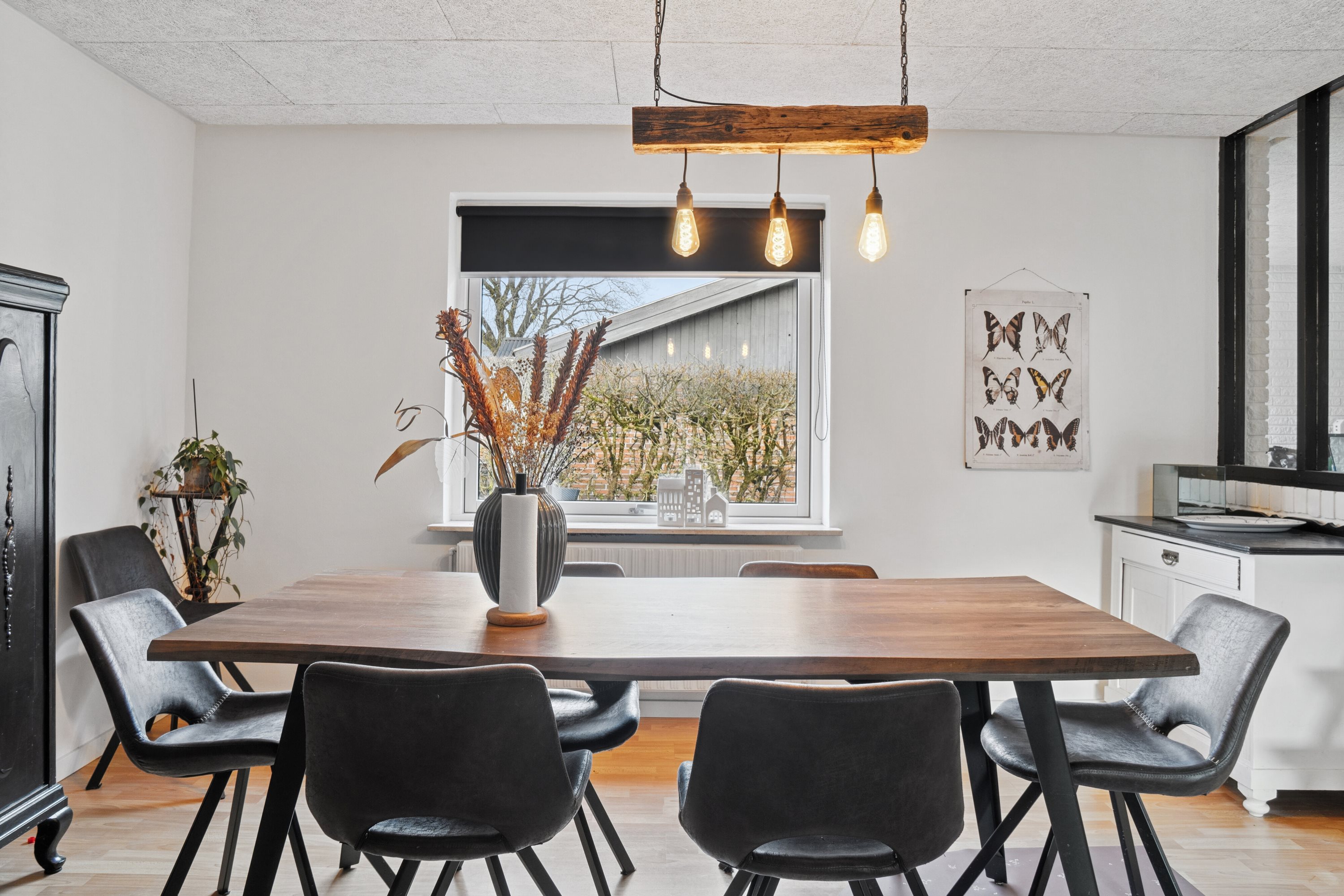 Fremhævet spisestue billede i fuldskærmstilstand. Billede af Stadion Alle 4, 7430 Ikast