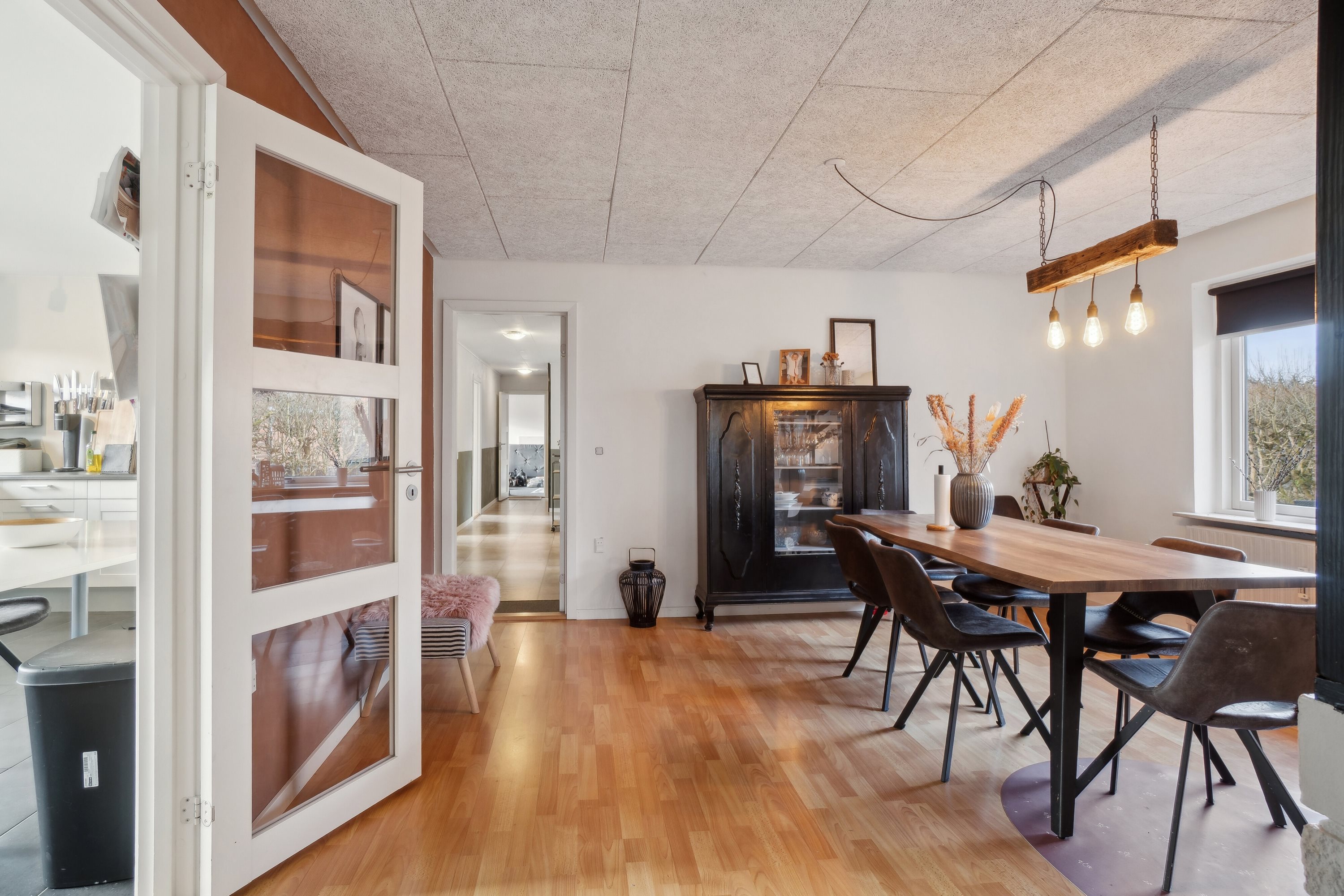 Fremhævet spisestue billede i fuldskærmstilstand. Billede af Stadion Alle 4, 7430 Ikast