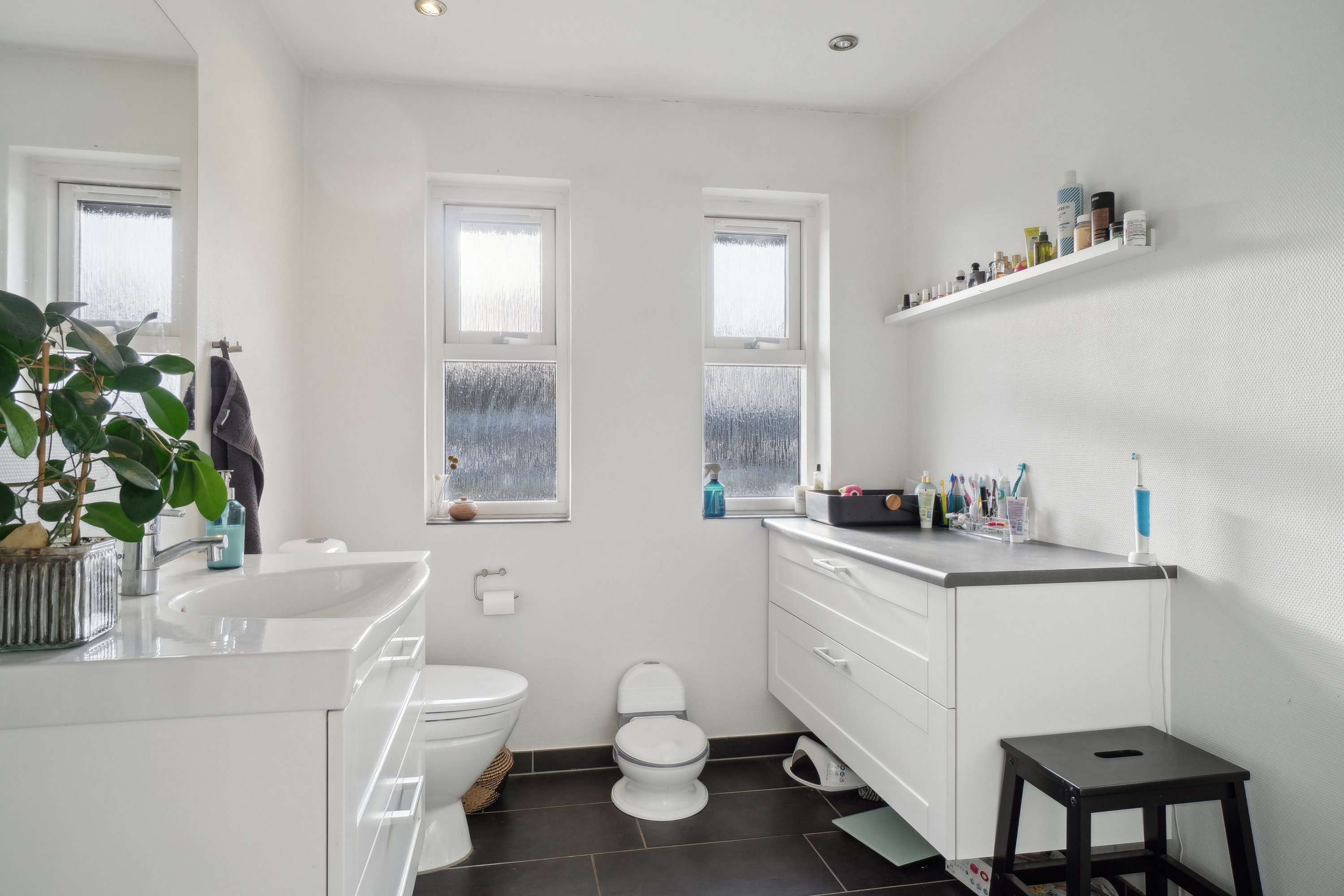 Fremhævet badeværelse billede i fuldskærmstilstand. Billede af Stadion Alle 4, 7430 Ikast