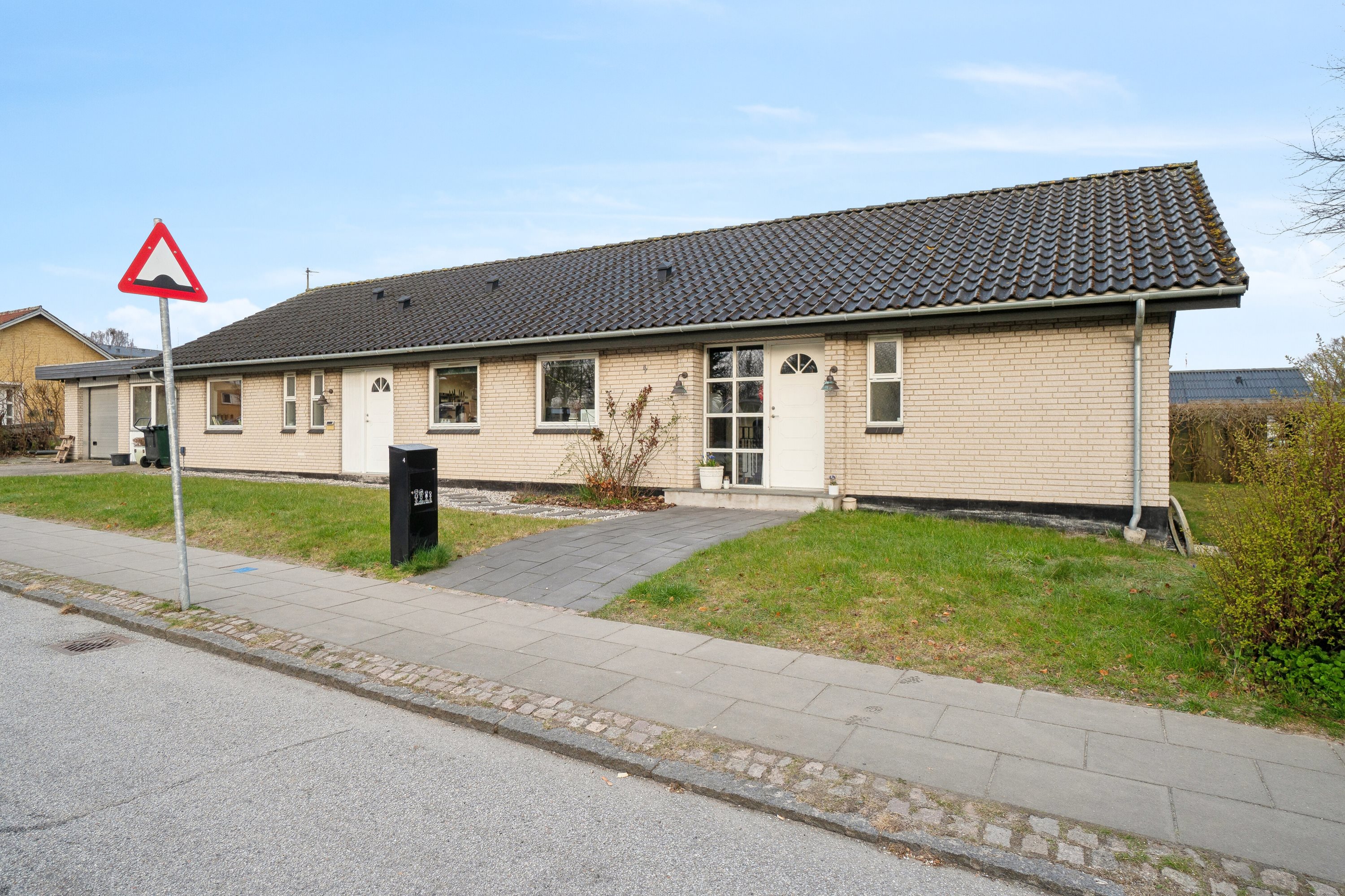 Fremhævet set fra vejen billede i fuldskærmstilstand. Billede af Stadion Alle 4, 7430 Ikast