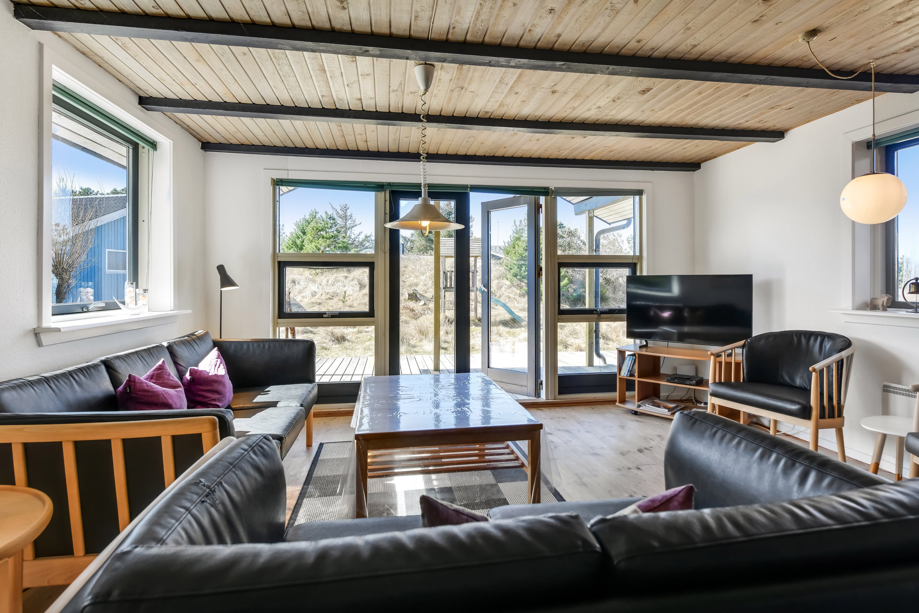 Fremhævet stue billede i fuldskærmstilstand. Billede af Søringen 24, Grærup, 6840 Oksbøl