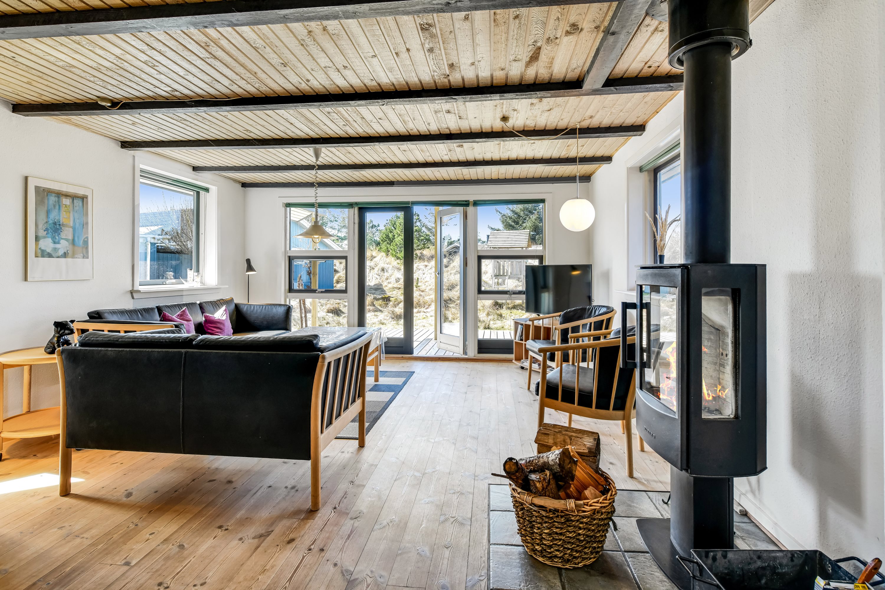 Fremhævet stue billede i fuldskærmstilstand. Billede af Søringen 24, Grærup, 6840 Oksbøl