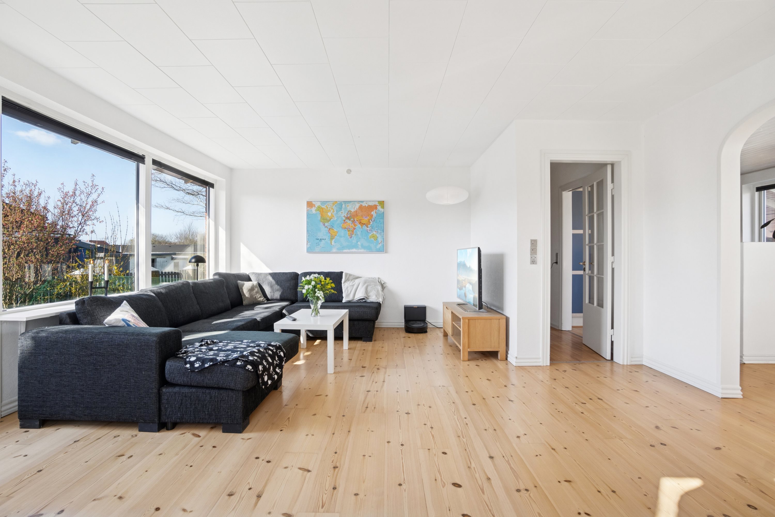 Fremhævet stue billede i fuldskærmstilstand. Billede af Højvænget 1, 7760 Hurup Thy