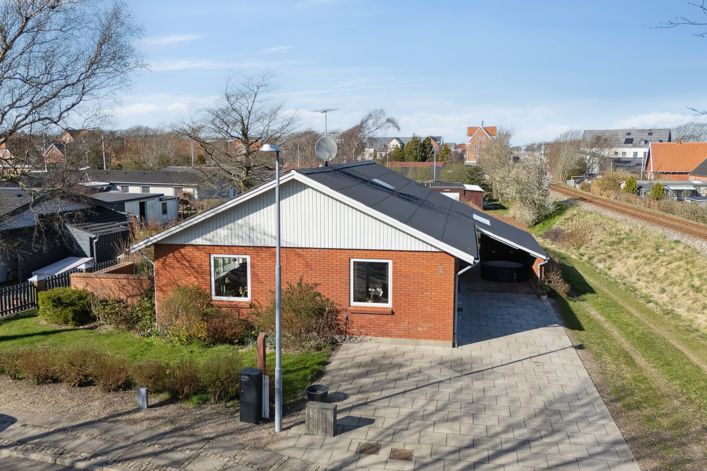 Fremhævet udendørs billede i fuldskærmstilstand. Billede af Højvænget 1, 7760 Hurup Thy