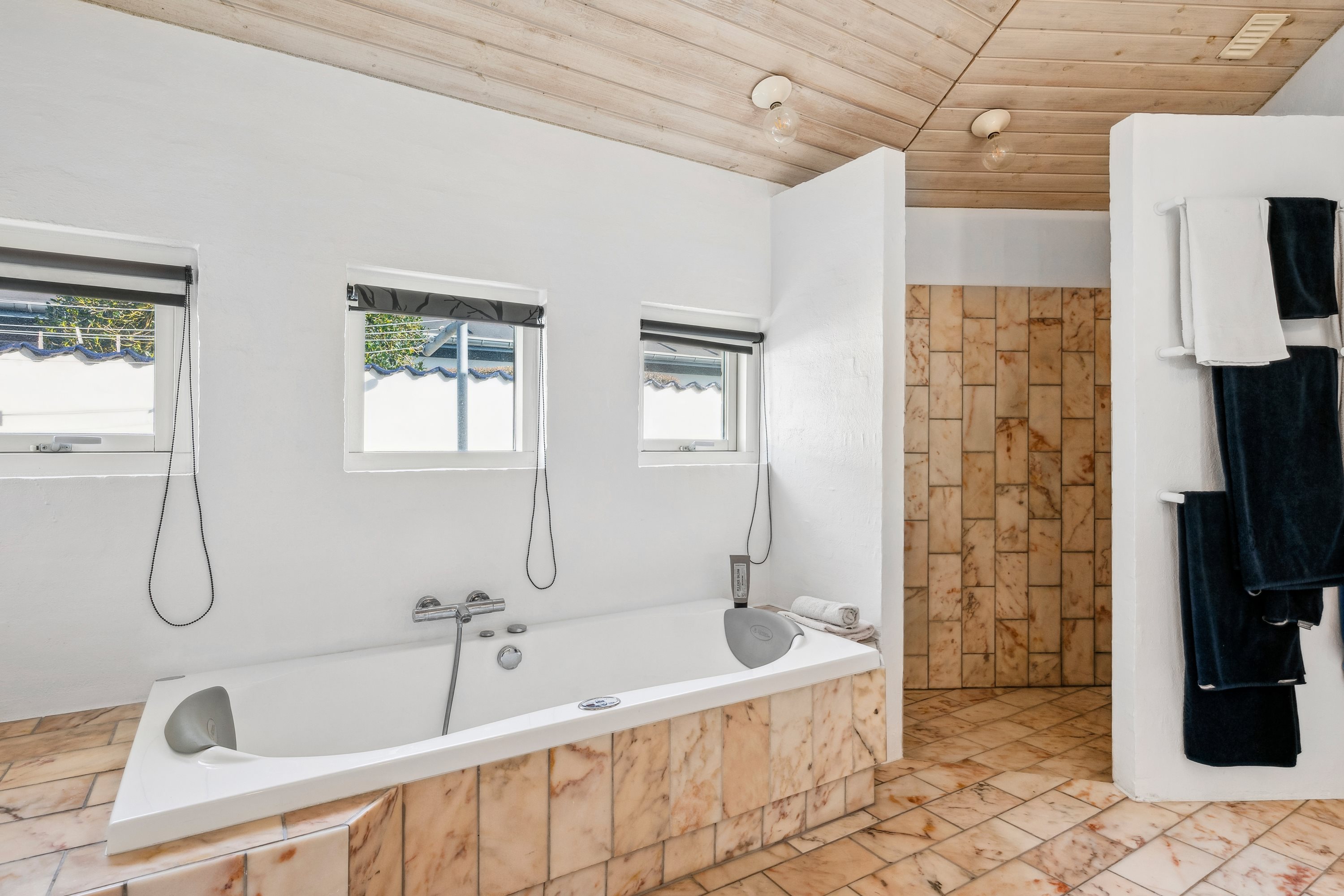 Fremhævet badeværelse billede i fuldskærmstilstand. Billede af Solmarksvej 31, 8240 Risskov