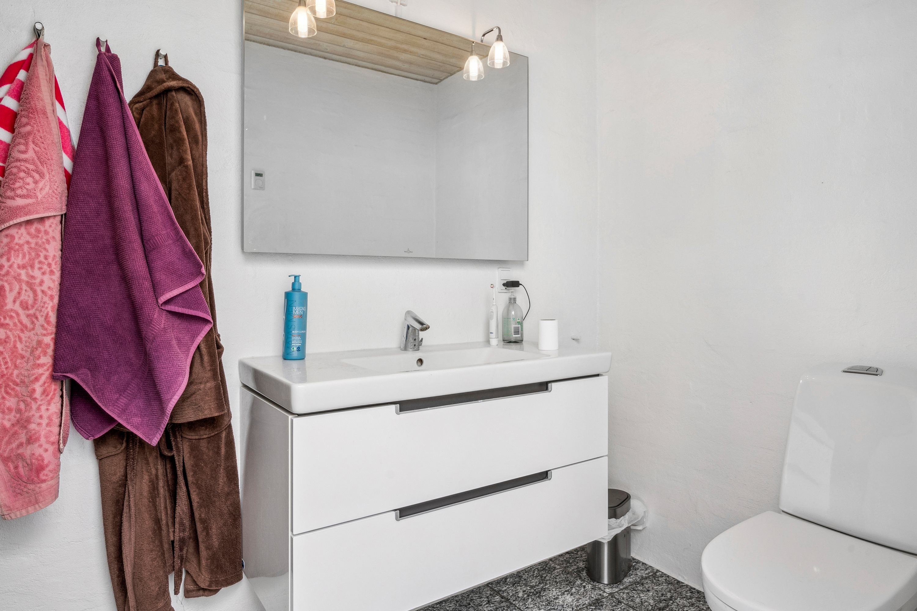 Fremhævet badeværelse billede i fuldskærmstilstand. Billede af Solmarksvej 31, 8240 Risskov