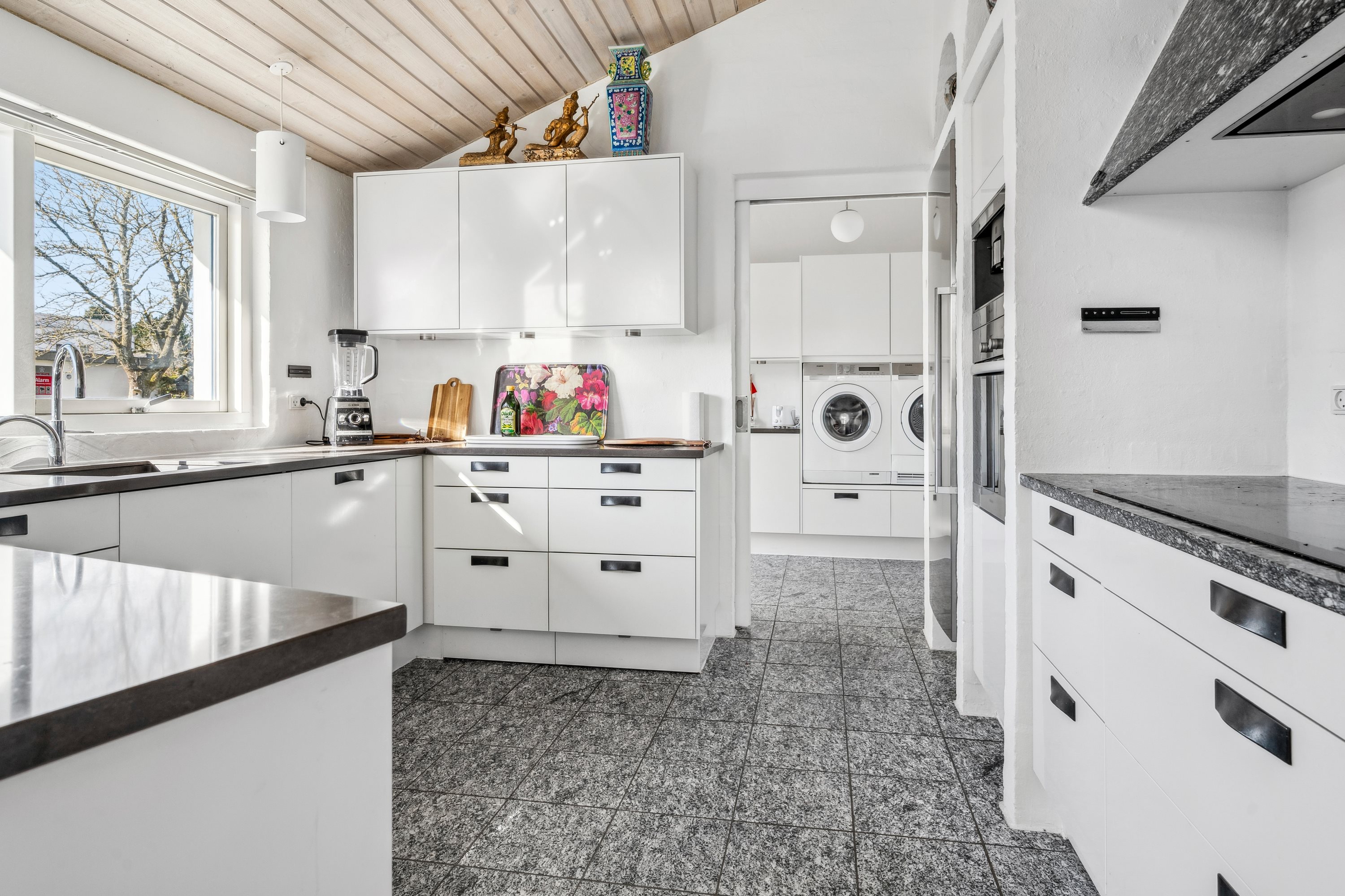 Fremhævet køkken billede i fuldskærmstilstand. Billede af Solmarksvej 31, 8240 Risskov