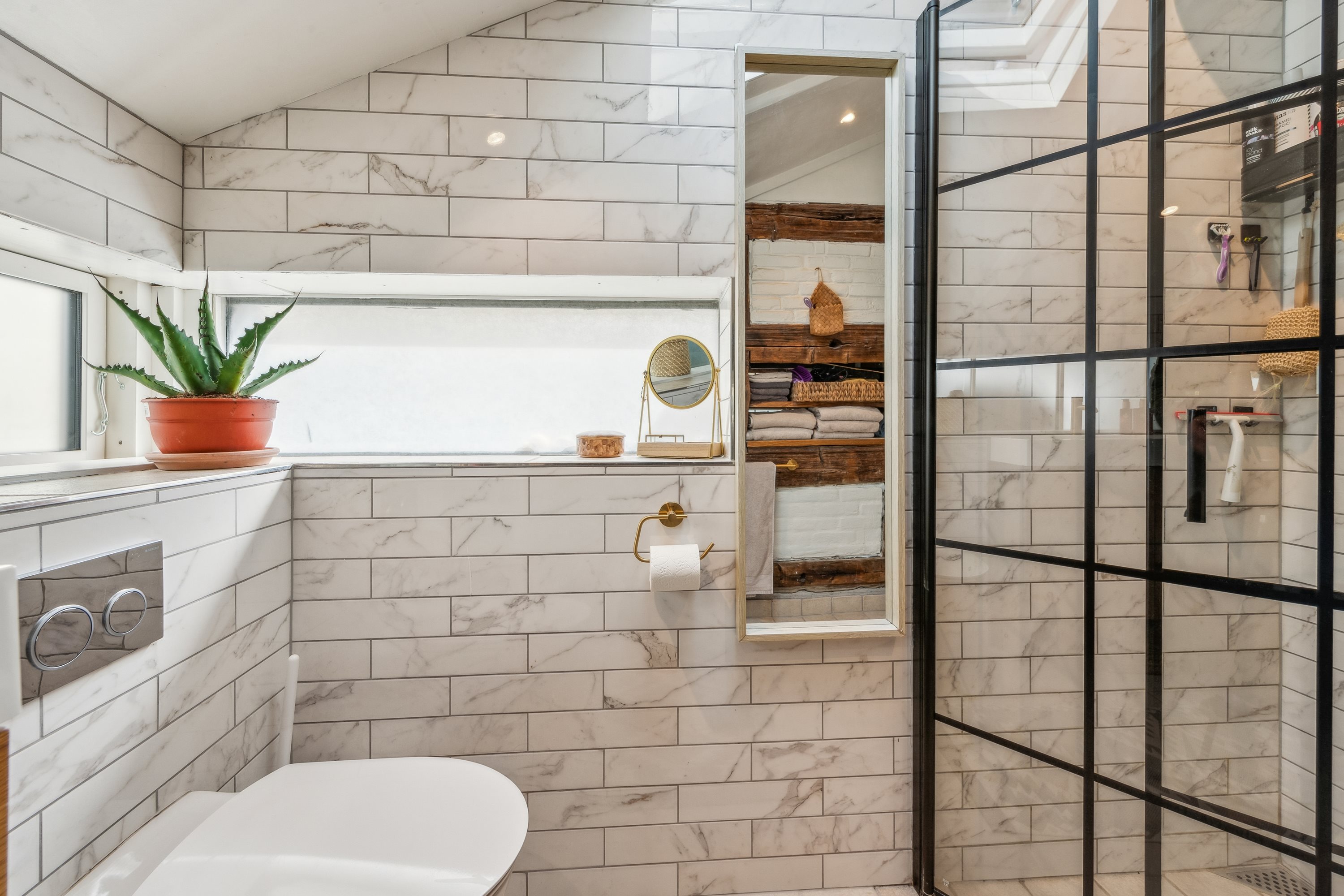 Fremhævet badeværelse billede i fuldskærmstilstand. Billede af Skyttenstræde 10, 3000 Helsingør