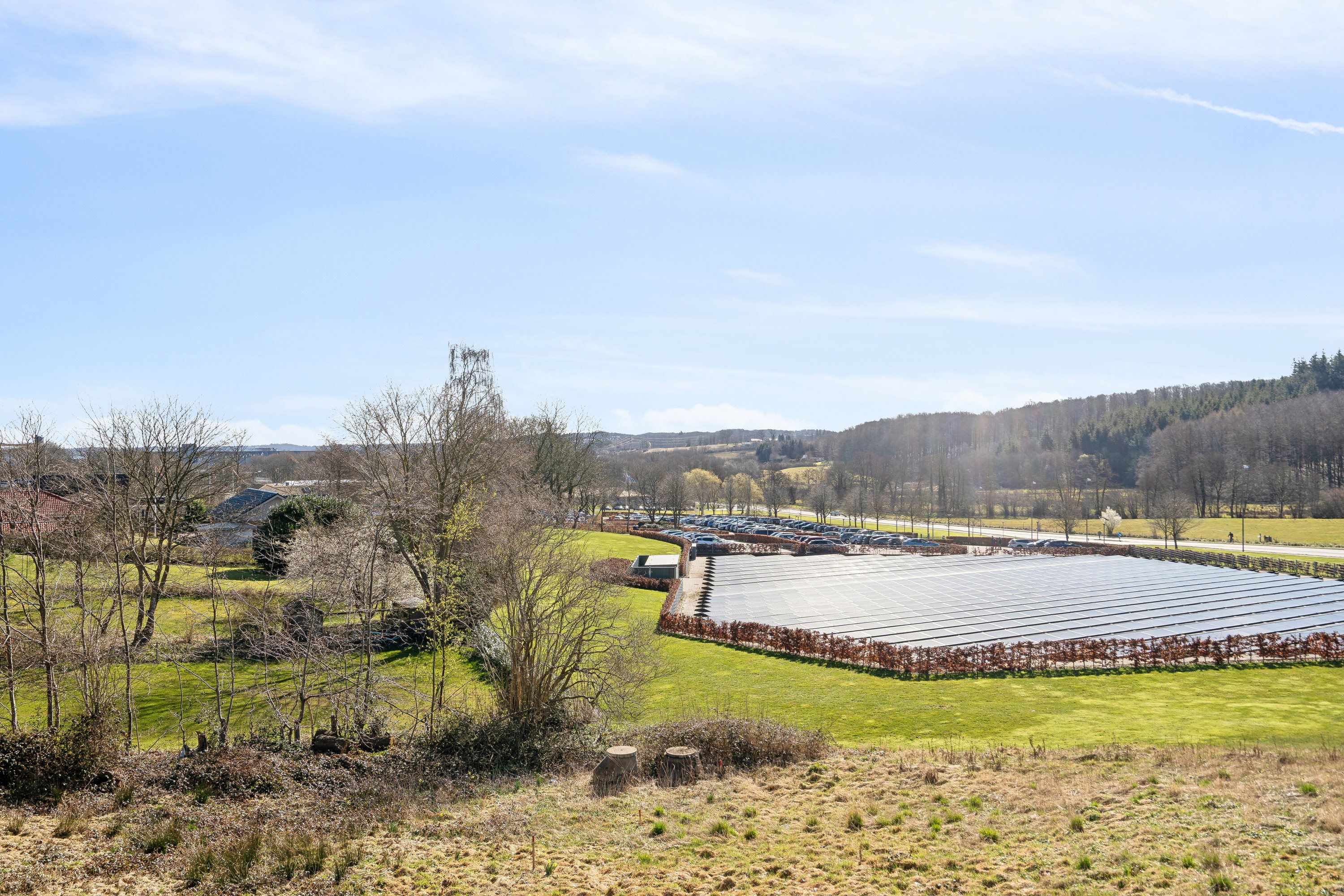 Fremhævet 3,5 meter højden  - stueplan billede i fuldskærmstilstand. Billede af Sønderskovvej 103, 6200 Aabenraa