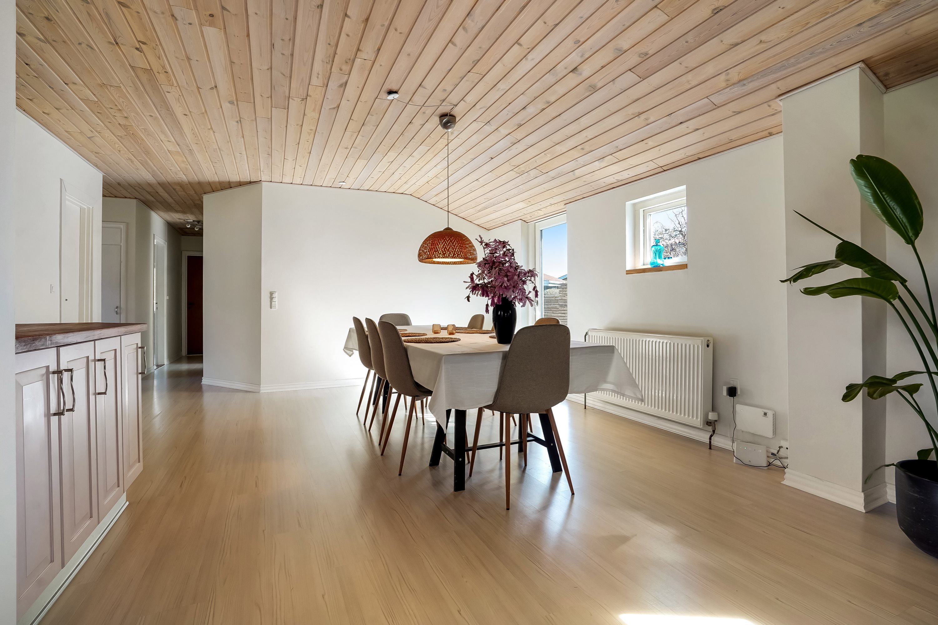 Fremhævet stue billede i fuldskærmstilstand. Billede af Eddavej 39, 5210 Odense NV