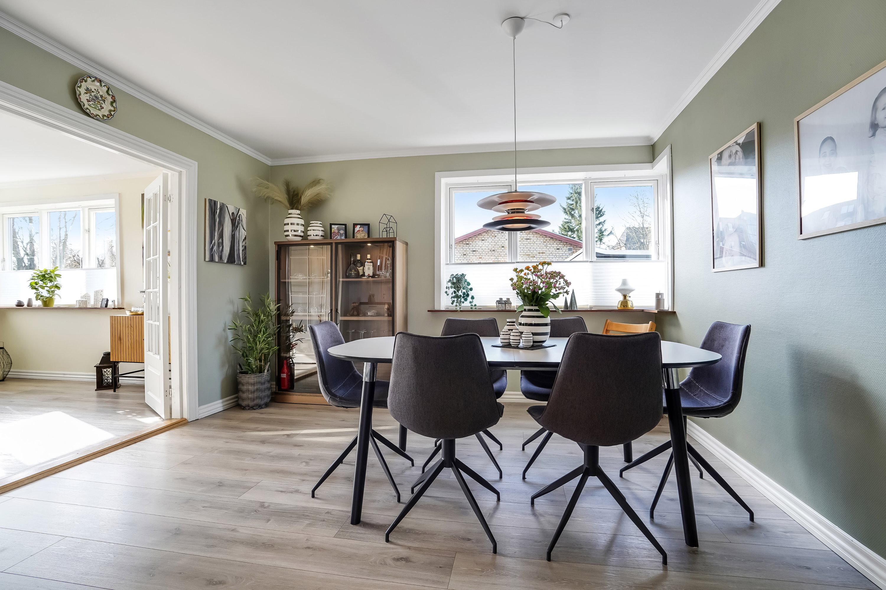 Fremhævet stue billede i fuldskærmstilstand. Billede af Rådhusgade 7, 8740 Brædstrup