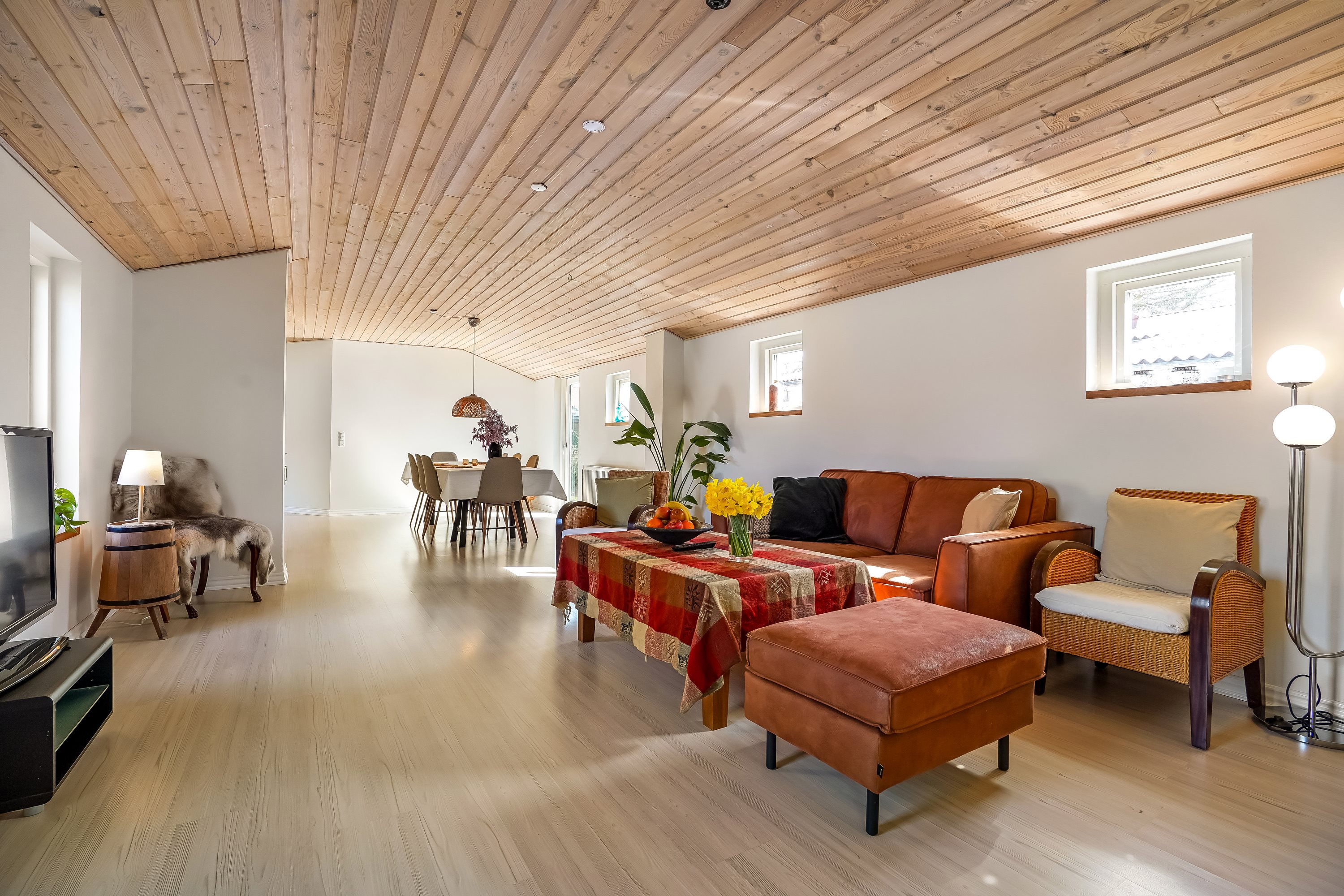 Fremhævet stue billede i fuldskærmstilstand. Billede af Eddavej 39, 5210 Odense NV