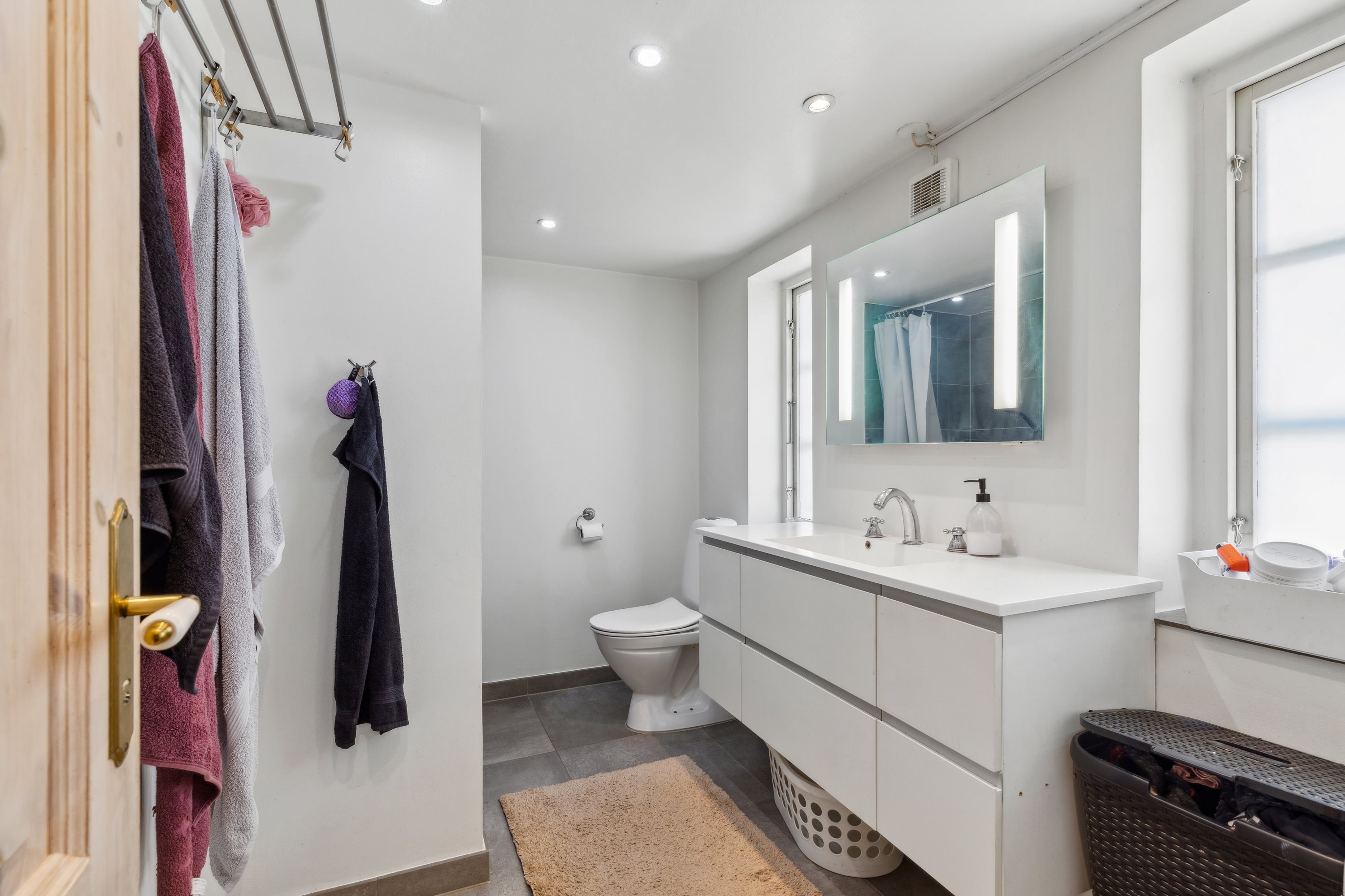 Fremhævet badeværelse billede i fuldskærmstilstand. Billede af Kallerupvej 54, Vadsby, 2640 Hedehusene