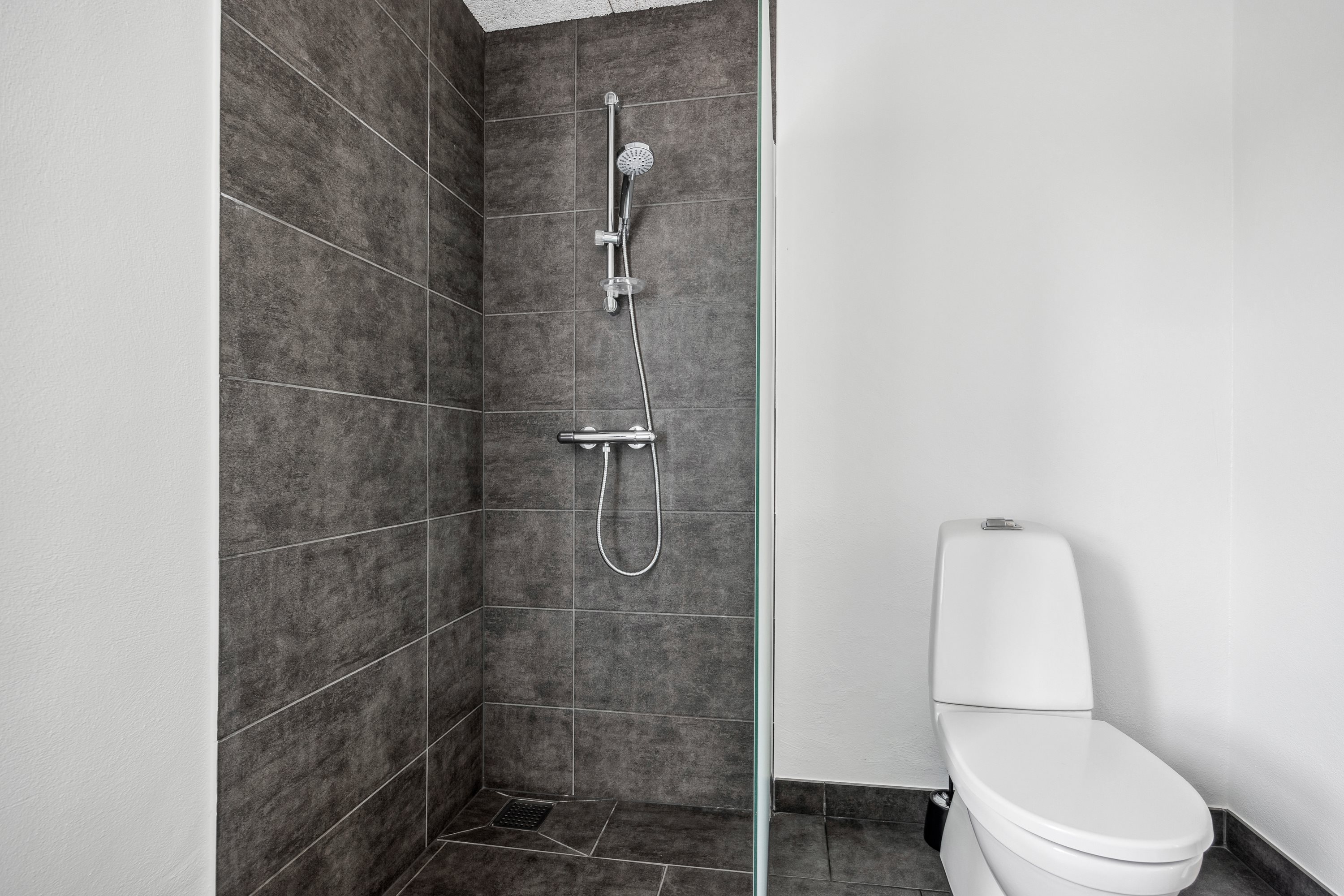 Fremhævet badeværelse billede i fuldskærmstilstand. Billede af Udsigten 2, Ravnkilde, 9610 Nørager