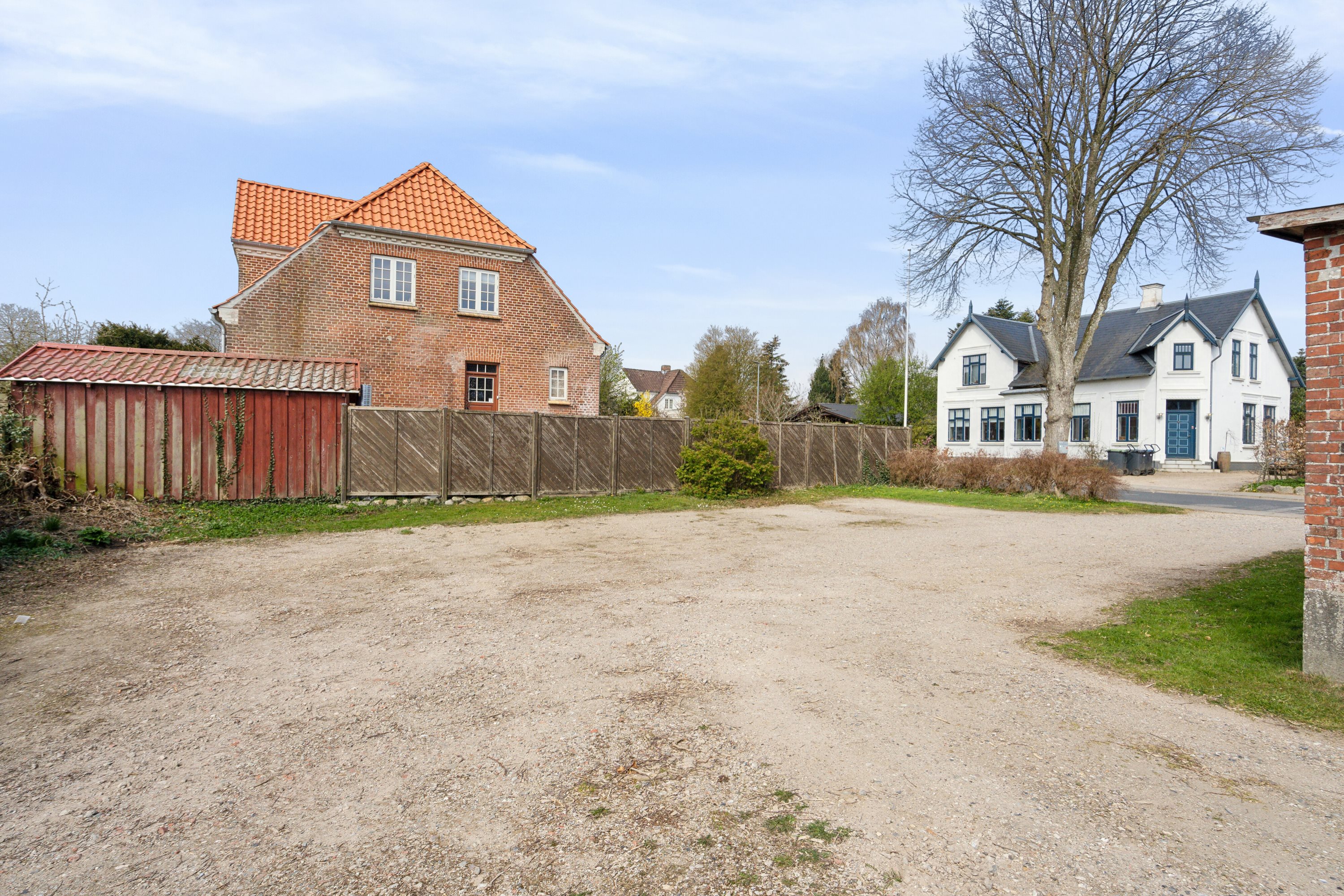 Fremhævet udendørs billede i fuldskærmstilstand. Billede af Frøsvej 15, 6630 Rødding