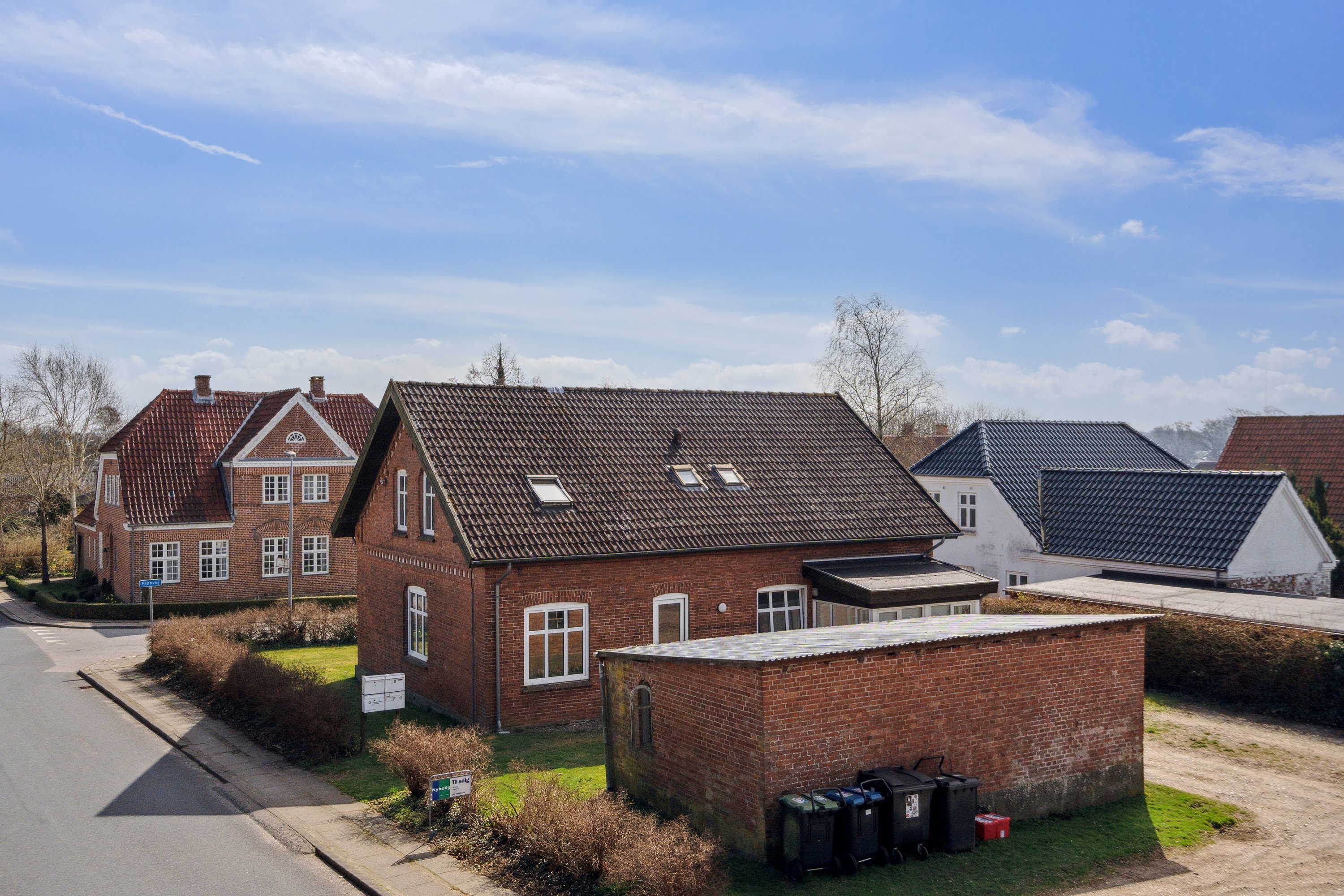 Miniaturebillede 1: ejendommen . Billede af Frøsvej 15, 6630 Rødding