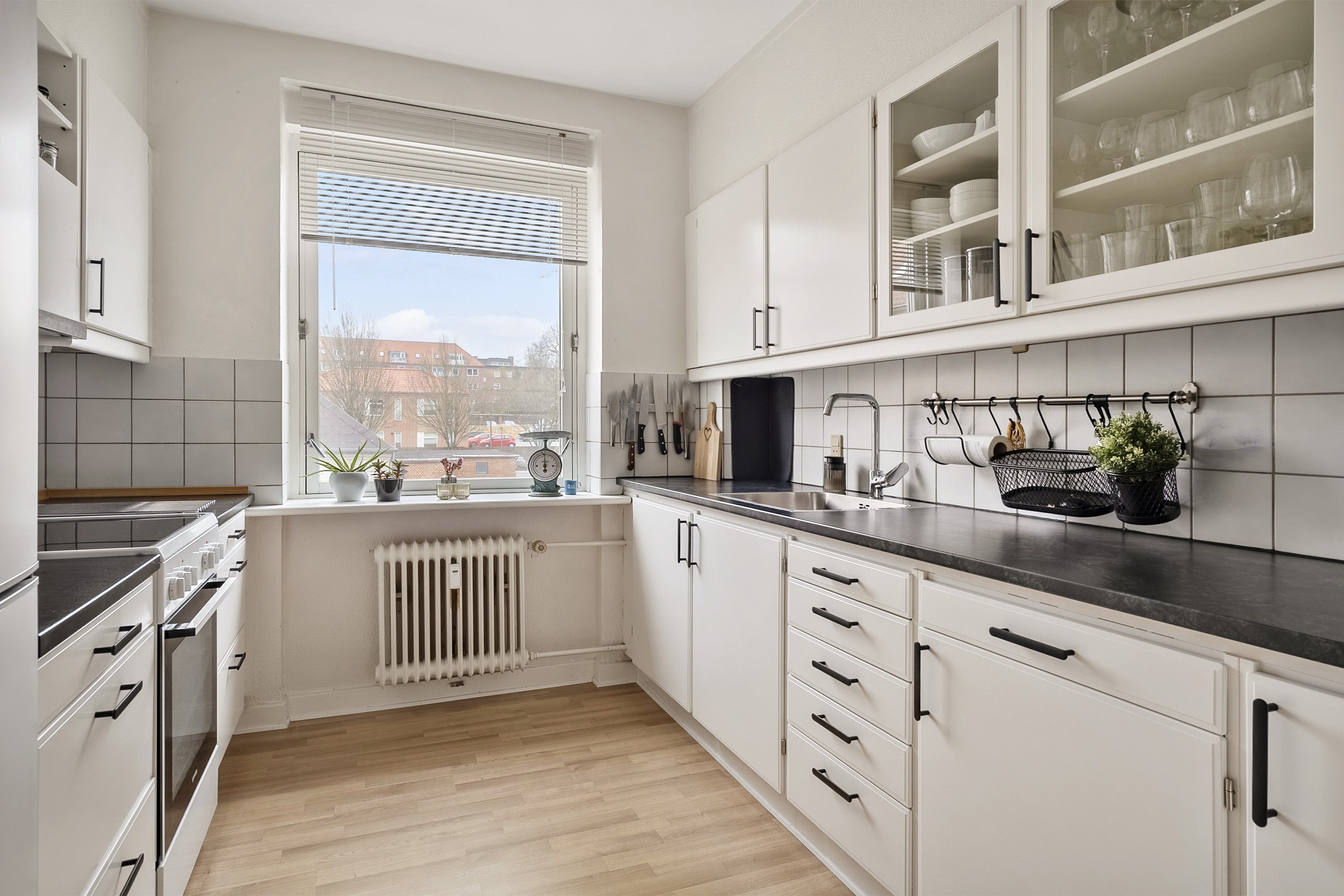 Fremhævet køkken billede i fuldskærmstilstand. Billede af Enghavevej 1A, 1. th., 6800 Varde