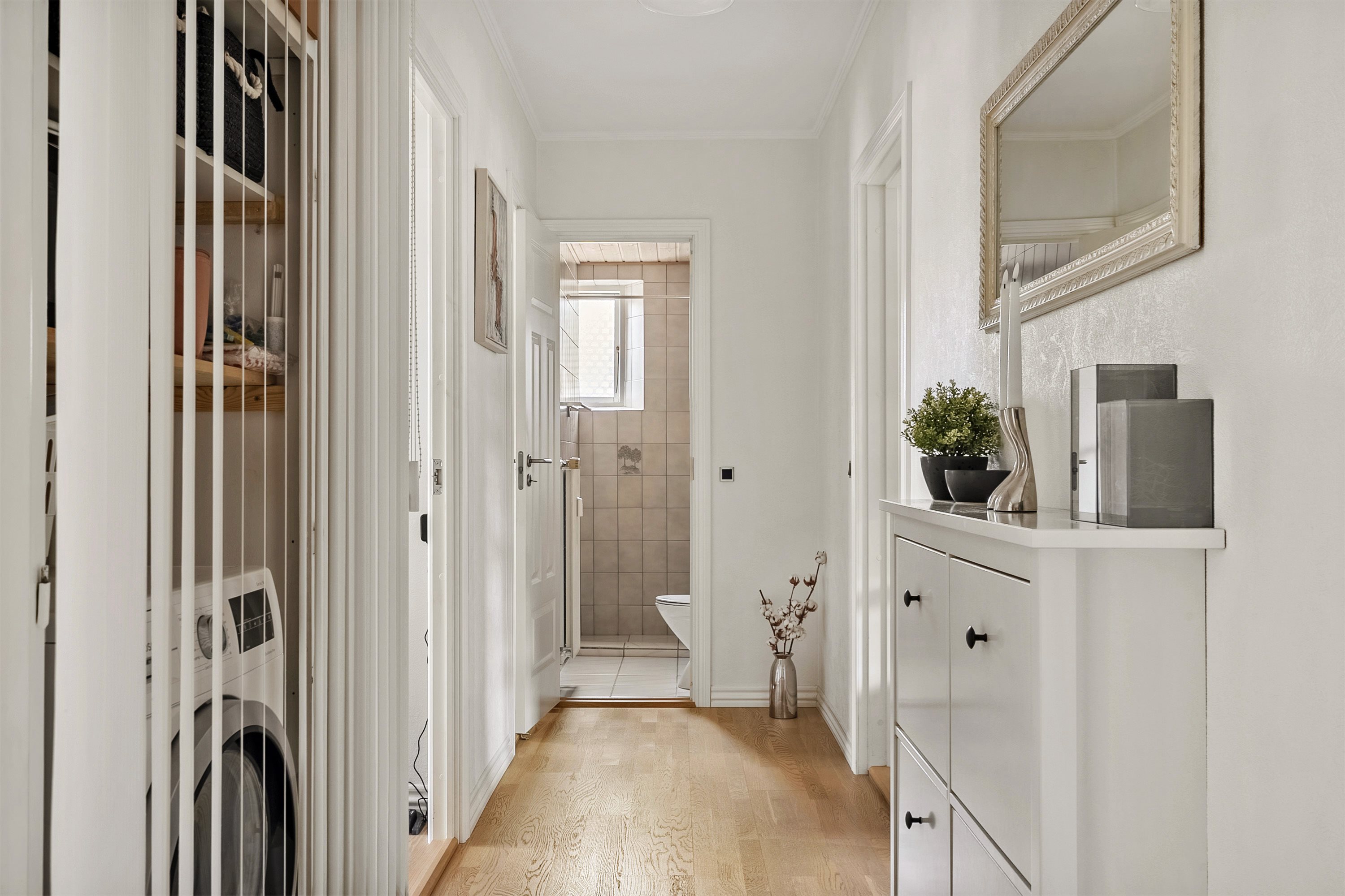 Fremhævet gang billede i fuldskærmstilstand. Billede af Enghavevej 1A, 1. th., 6800 Varde