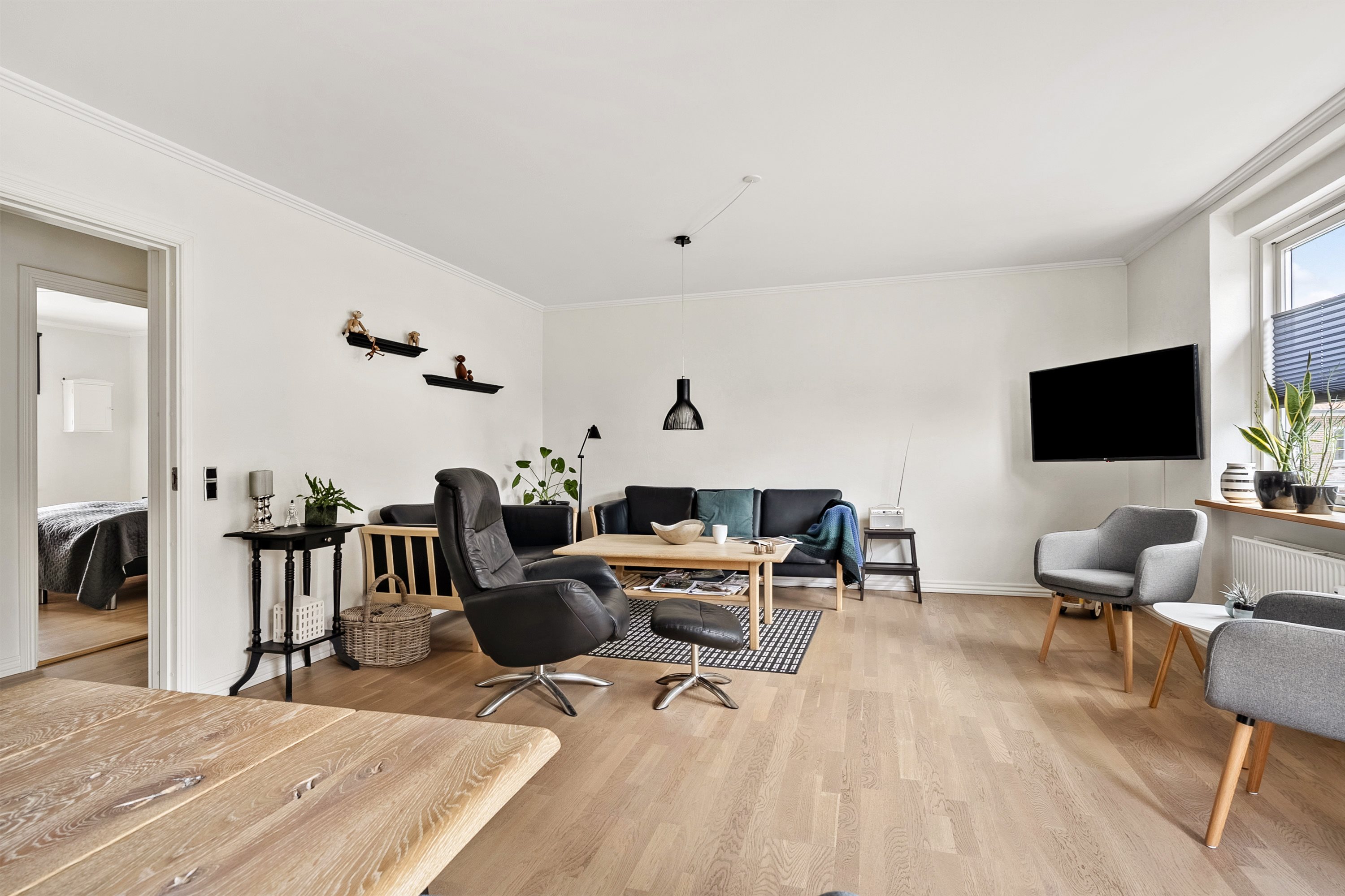 Fremhævet stue billede i fuldskærmstilstand. Billede af Enghavevej 1A, 1. th., 6800 Varde