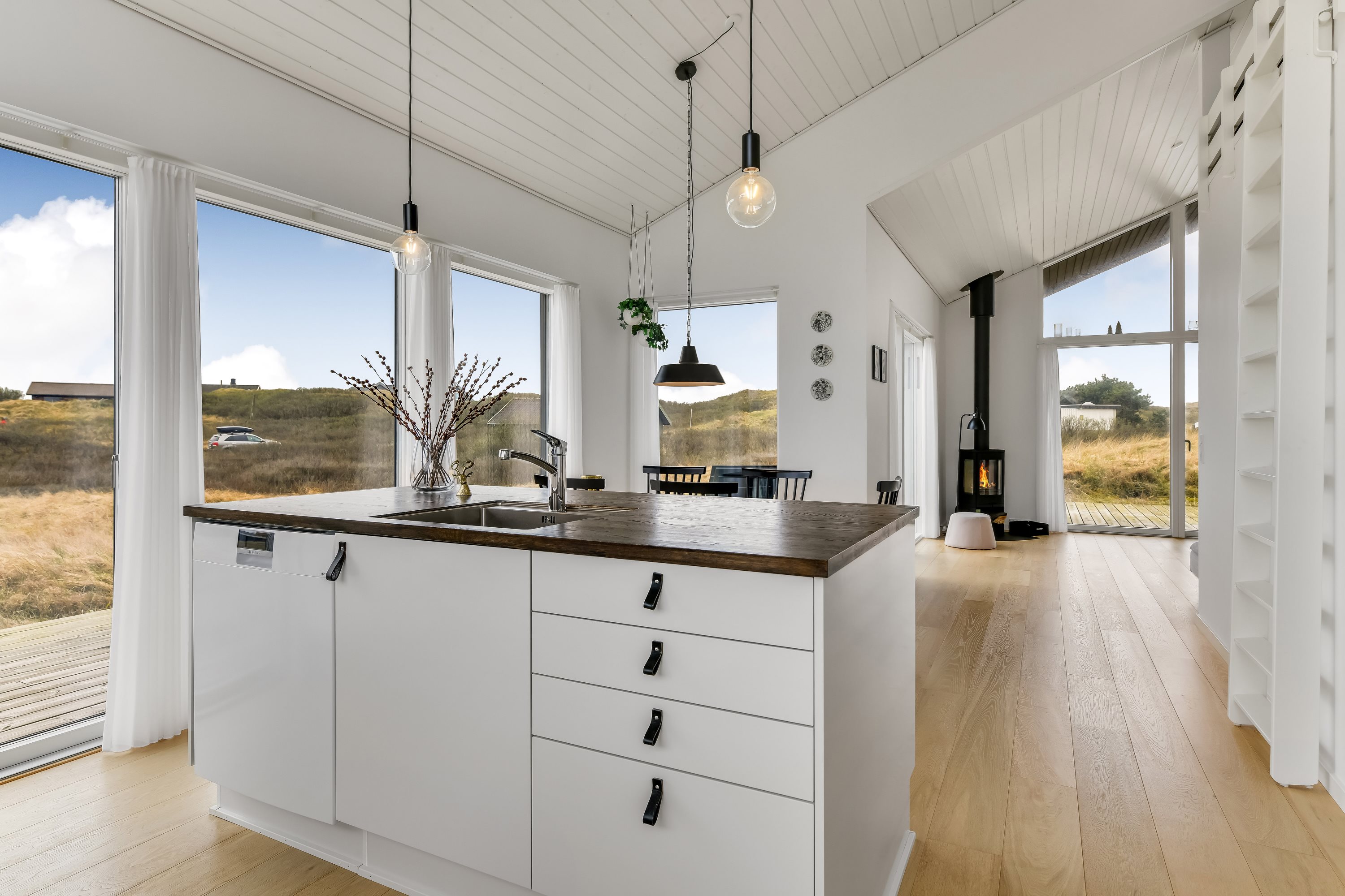 Fremhævet køkken billede i fuldskærmstilstand. Billede af Hympelvej 40, Rindby Strand, 6720 Fanø