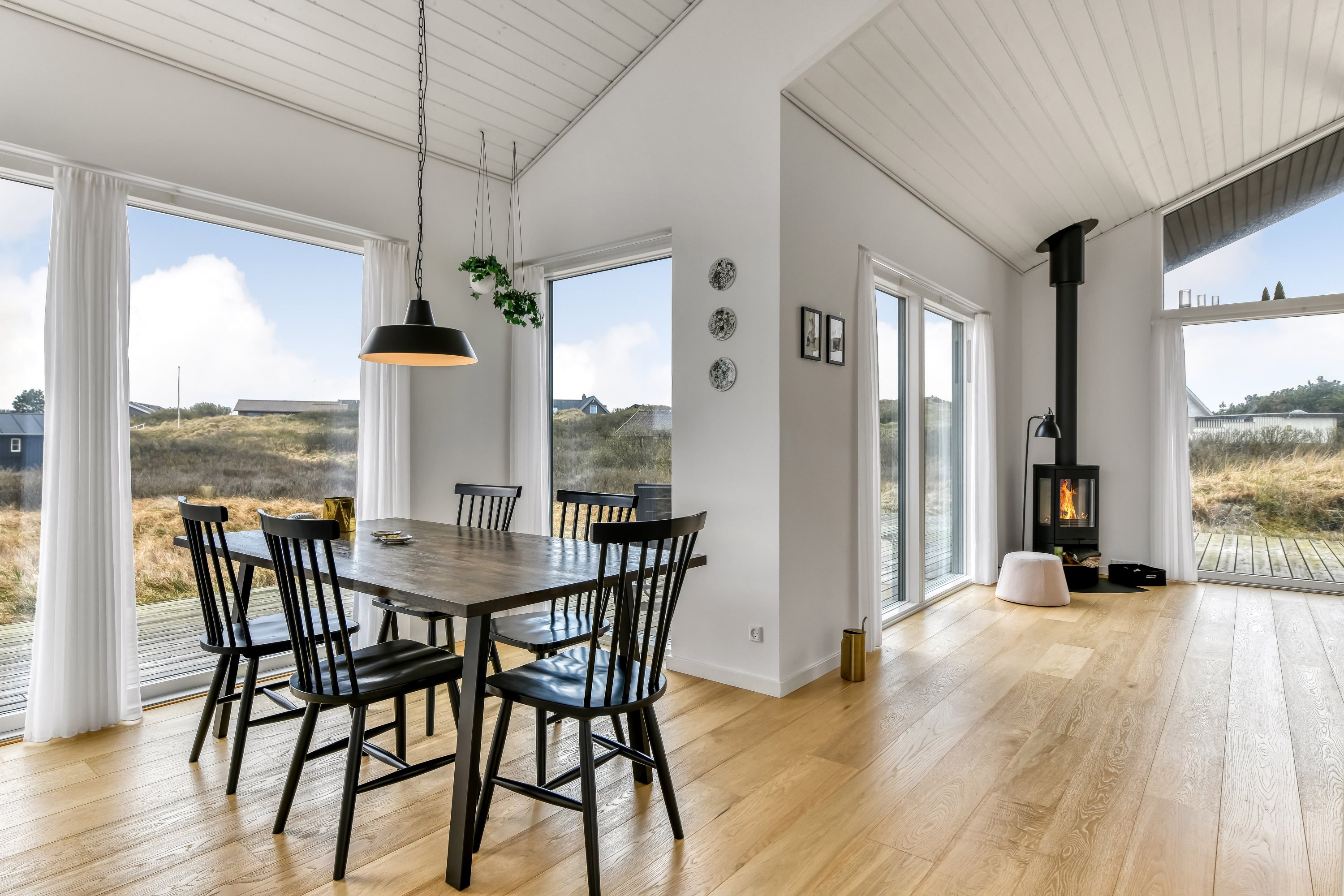 Fremhævet stue billede i fuldskærmstilstand. Billede af Hympelvej 40, Rindby Strand, 6720 Fanø