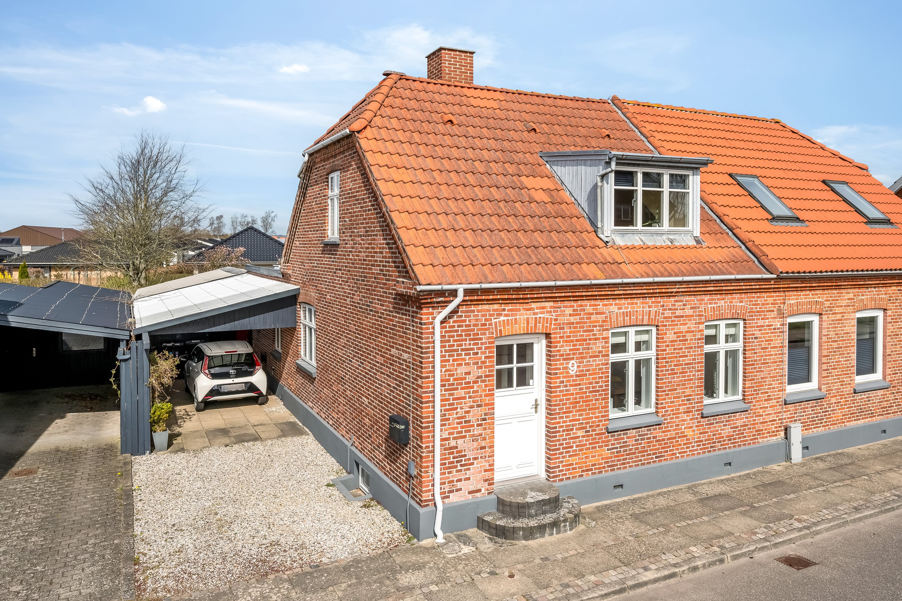 Fremhævet facade billede i fuldskærmstilstand. Billede af Voldgade 9, 6900 Skjern