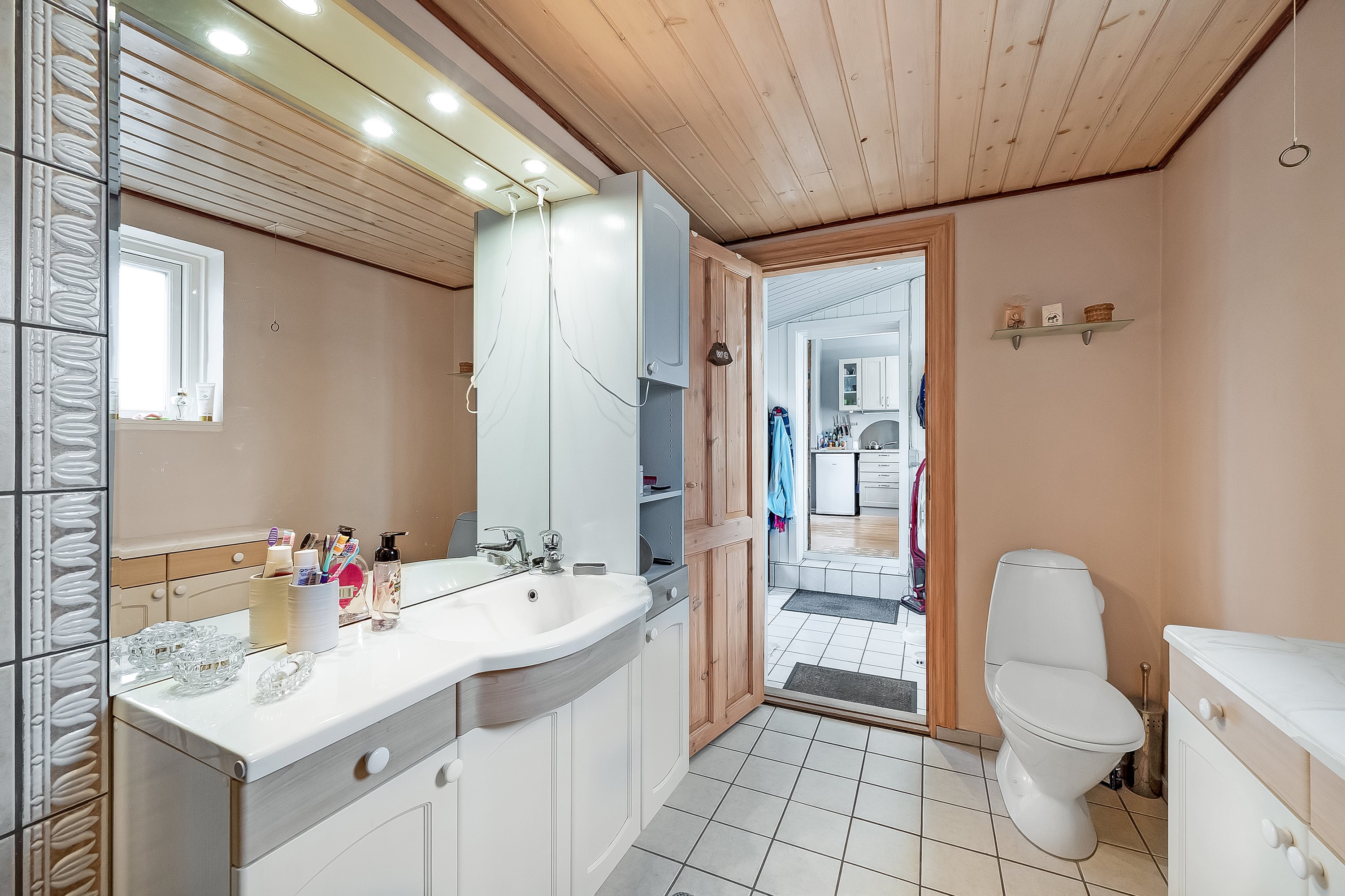 Fremhævet badeværelse billede i fuldskærmstilstand. Billede af Voldgade 9, 6900 Skjern