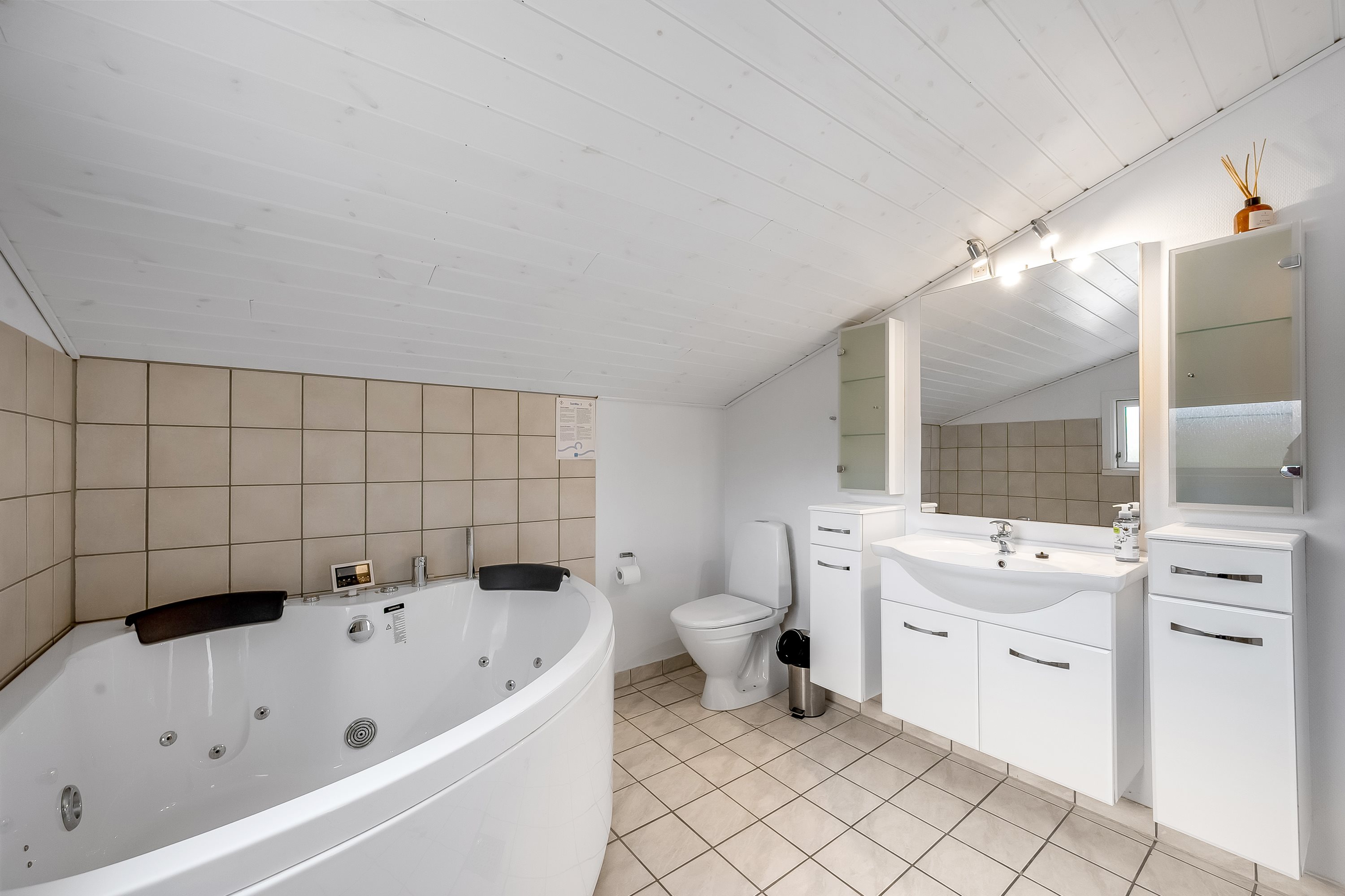 Fremhævet badeværelse billede i fuldskærmstilstand. Billede af Vestervang 1, Lønne, 6830 Nørre Nebel