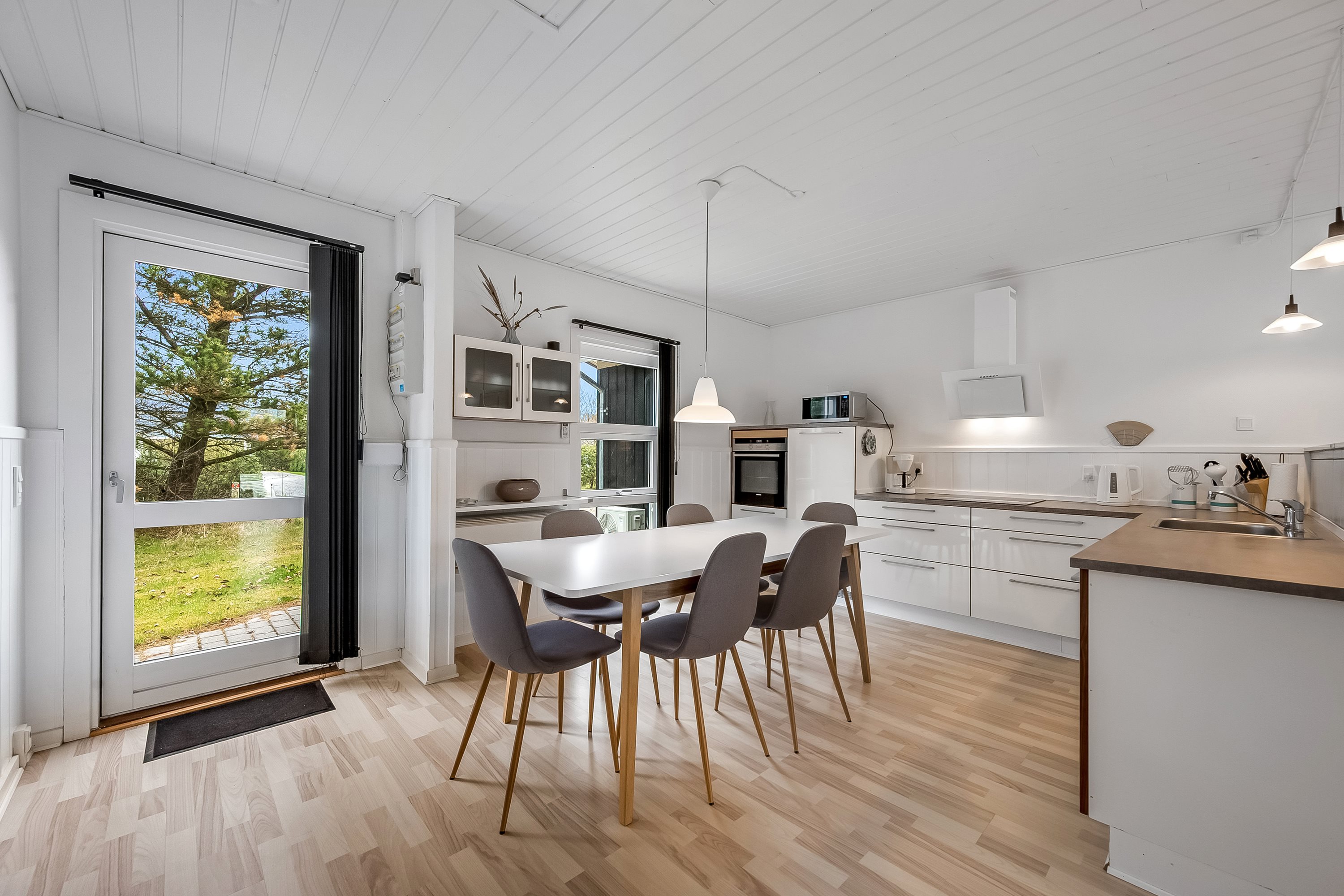 Fremhævet køkken billede i fuldskærmstilstand. Billede af Vestervang 1, Lønne, 6830 Nørre Nebel