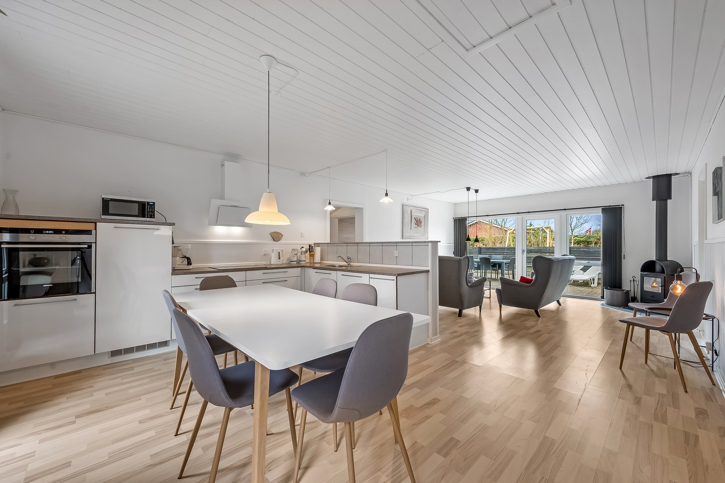 Fremhævet stue billede i fuldskærmstilstand. Billede af Vestervang 1, Lønne, 6830 Nørre Nebel