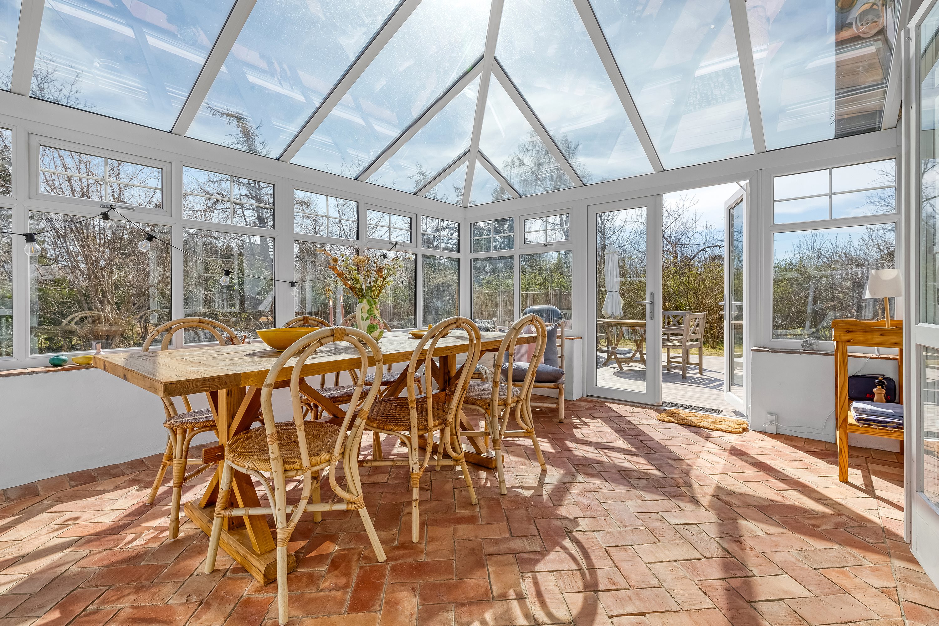 Fremhævet udestue billede i fuldskærmstilstand. Billede af Hvedevænget 20, Udsholt, 3230 Græsted