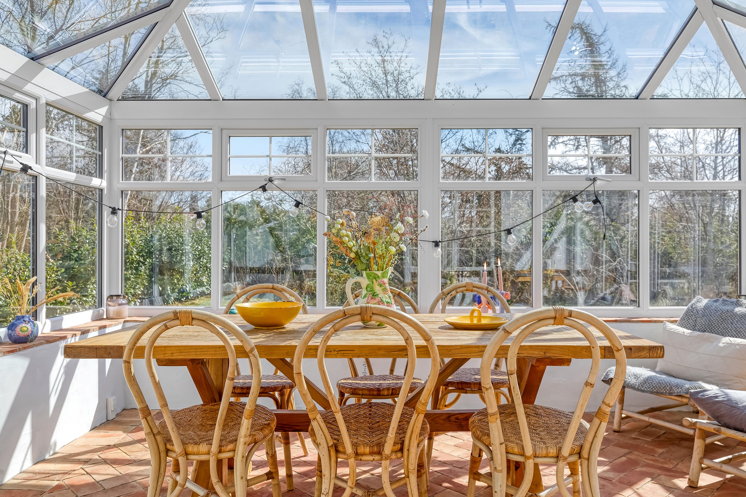 Fremhævet udestue billede i fuldskærmstilstand. Billede af Hvedevænget 20, Udsholt, 3230 Græsted