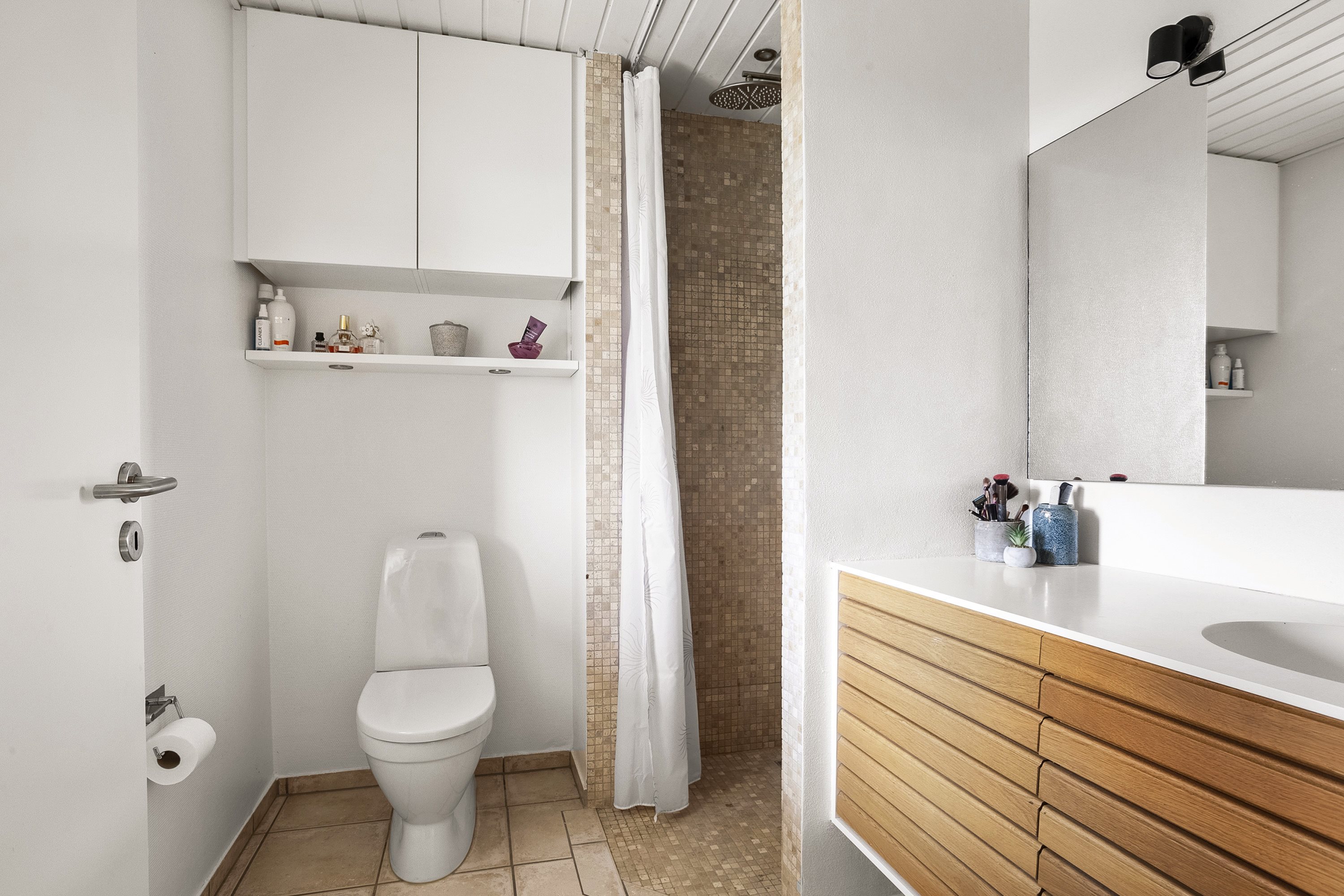 Fremhævet badeværelse billede i fuldskærmstilstand. Billede af Bragesvej 18, 6100 Haderslev