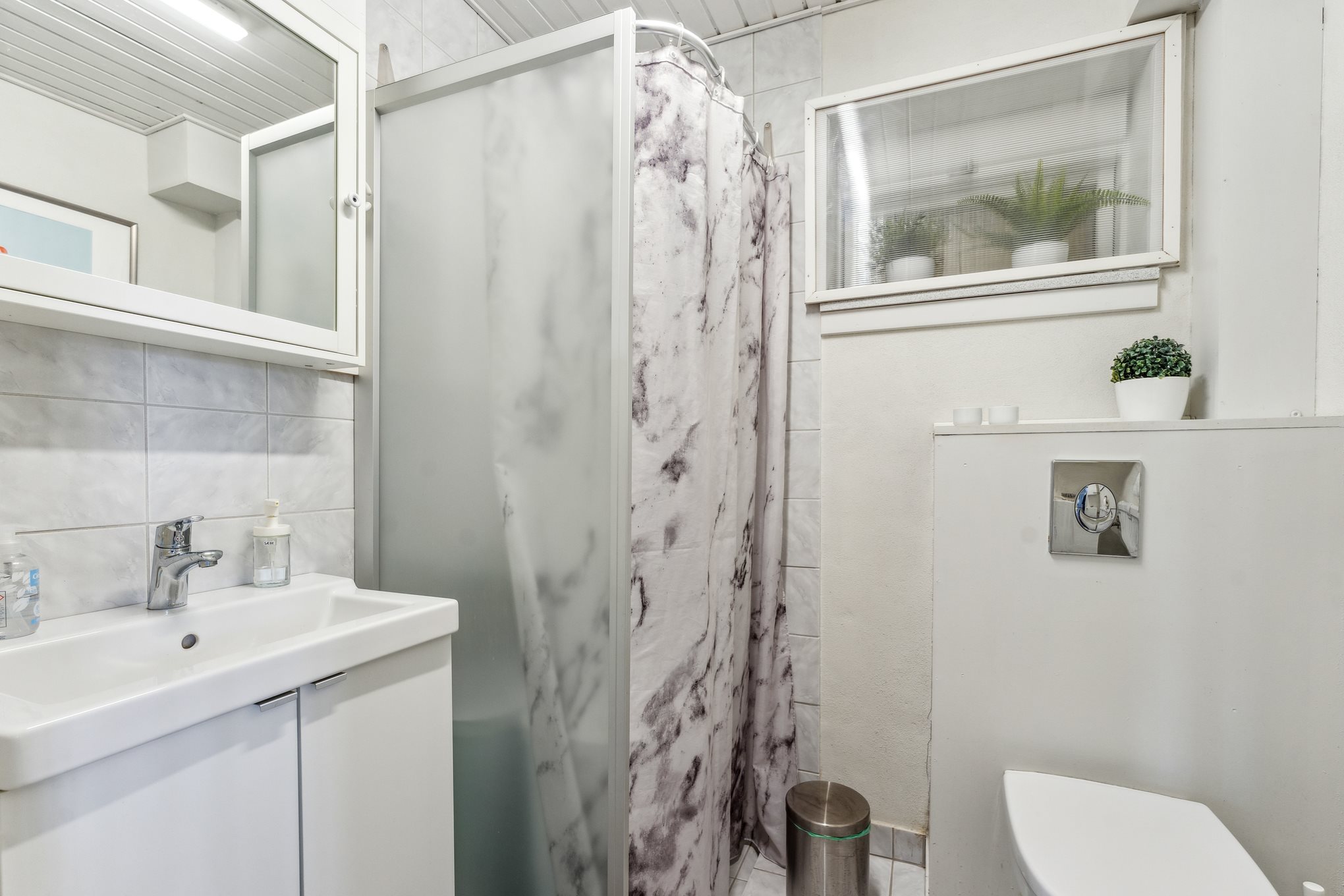 Fremhævet badeværelse billede i fuldskærmstilstand. Billede af Østermarksvej 4, Gjerlev, 8983 Gjerlev J