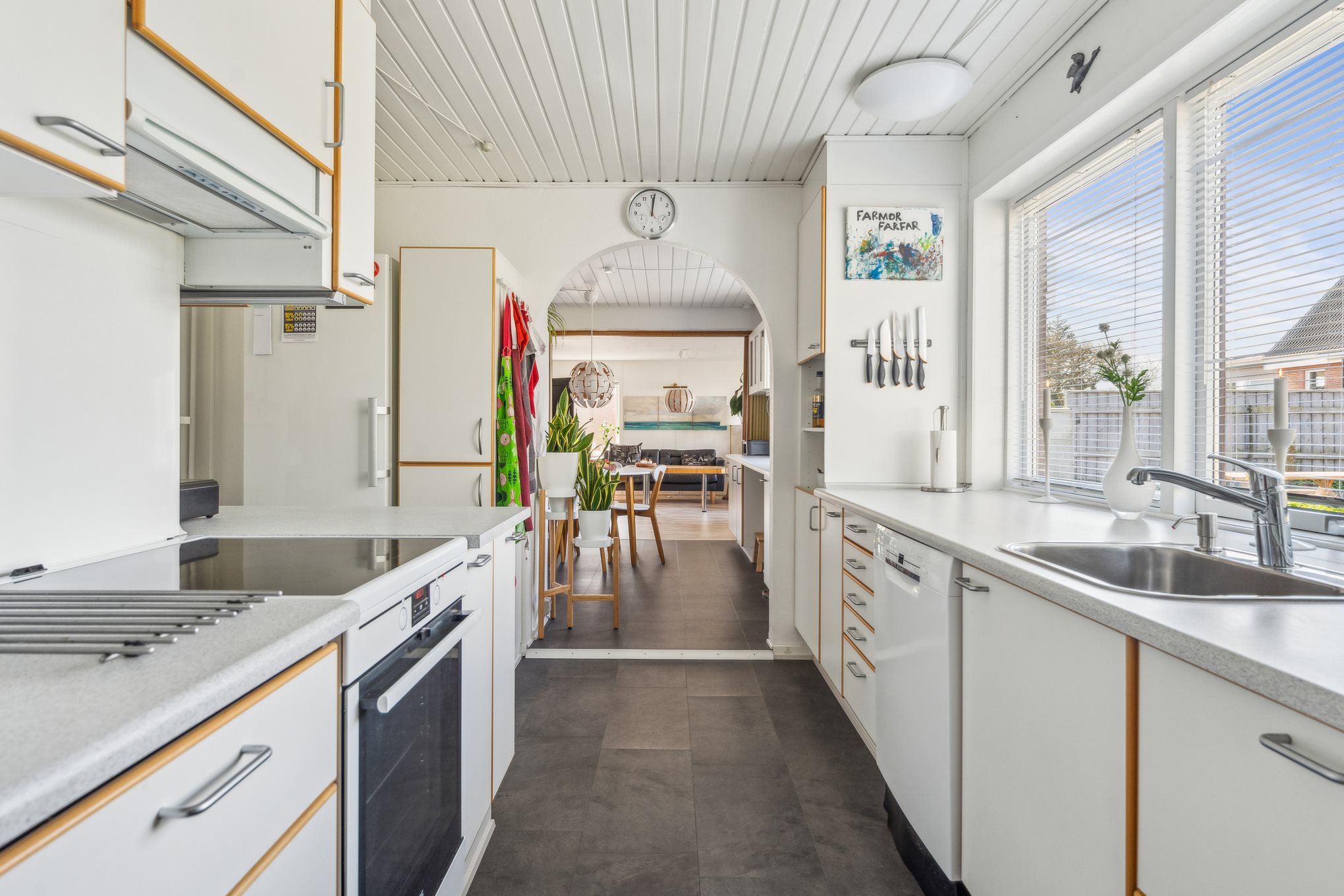 Fremhævet køkken billede i fuldskærmstilstand. Billede af Østermarksvej 4, Gjerlev, 8983 Gjerlev J