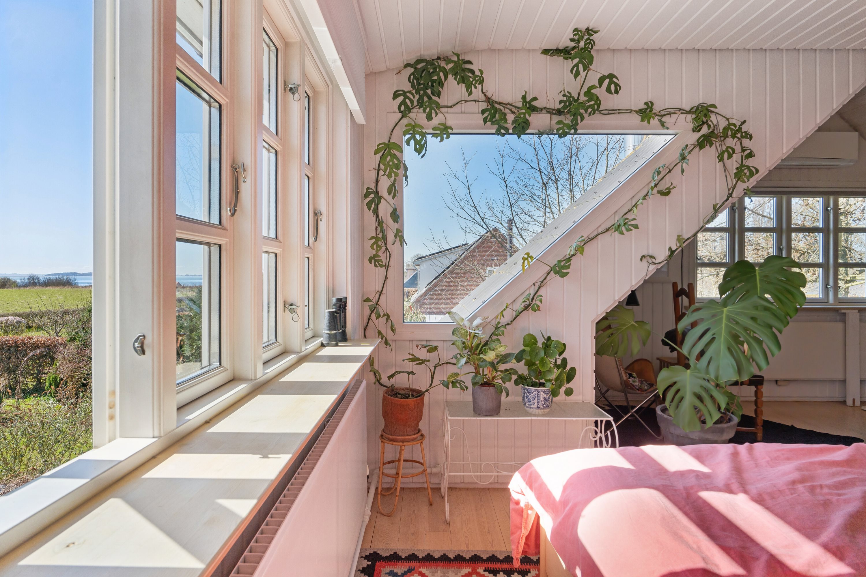 Fremhævet soveværelse billede i fuldskærmstilstand. Billede af Fjællebrovejen 35, Fjællebroen, 5762 Vester Skerninge