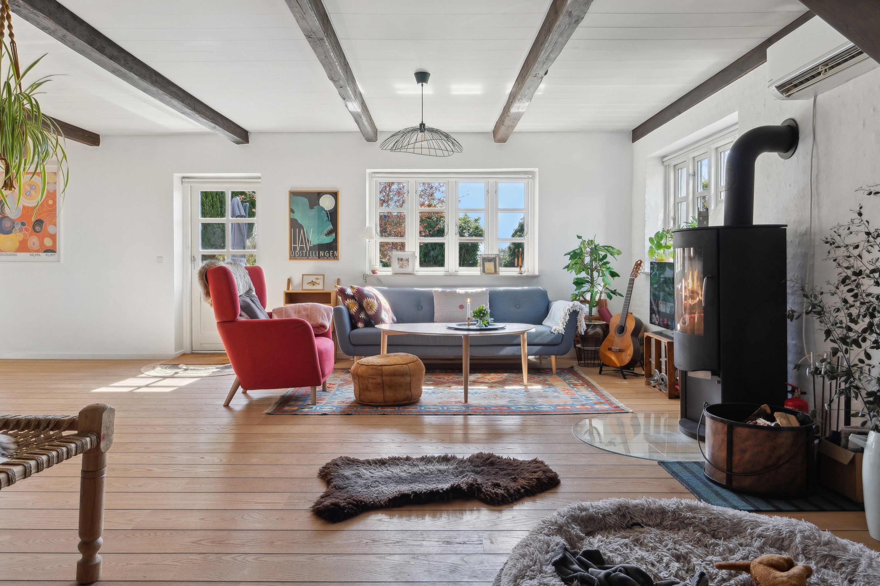 Fremhævet stue billede i fuldskærmstilstand. Billede af Fjællebrovejen 35, Fjællebroen, 5762 Vester Skerninge