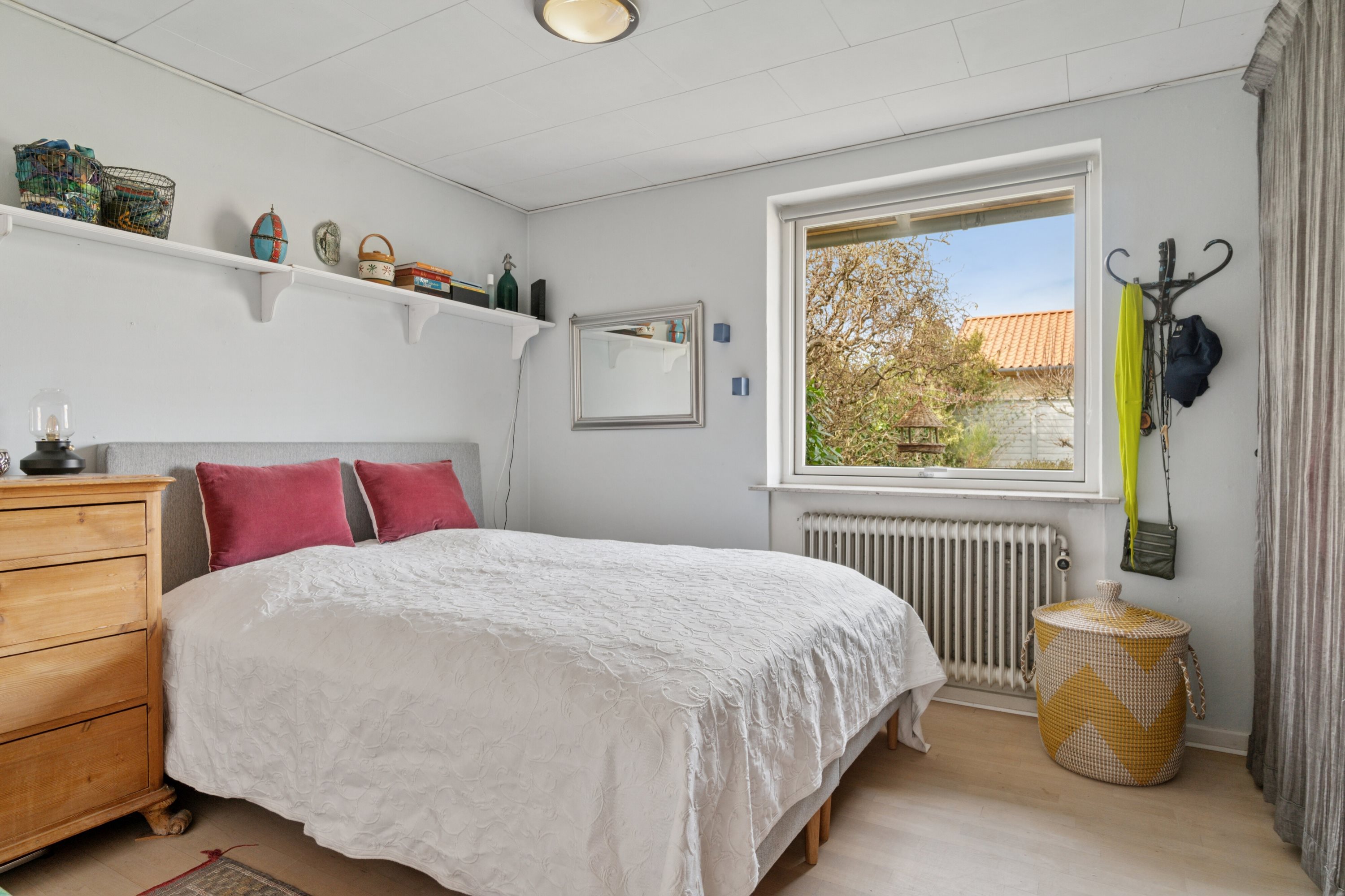 Fremhævet soveværelse billede i fuldskærmstilstand. Billede af Engsvinget 13, 8462 Harlev J