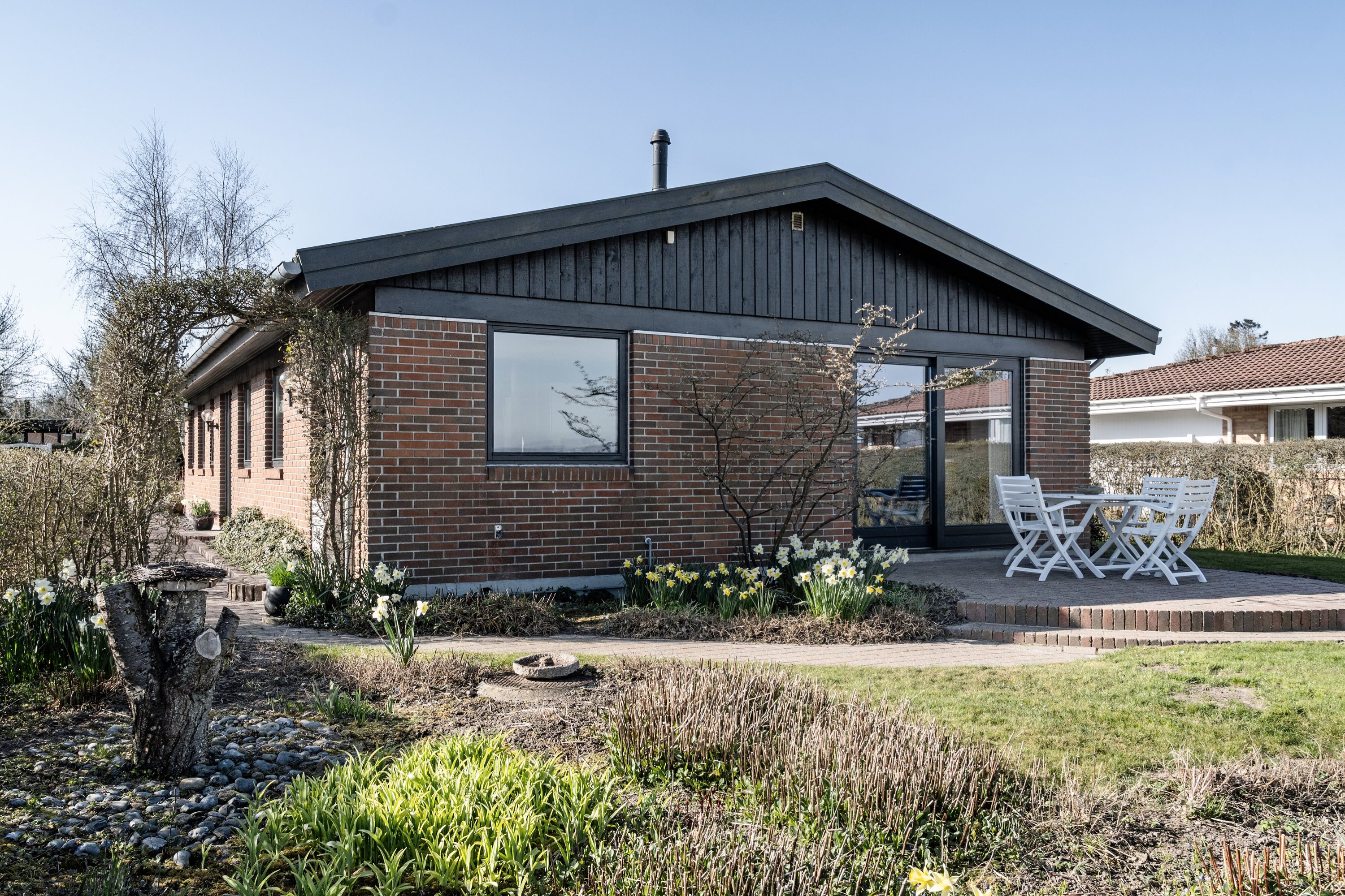 Fremhævet set fra haven billede i fuldskærmstilstand. Billede af Svanevej 12, 4720 Præstø