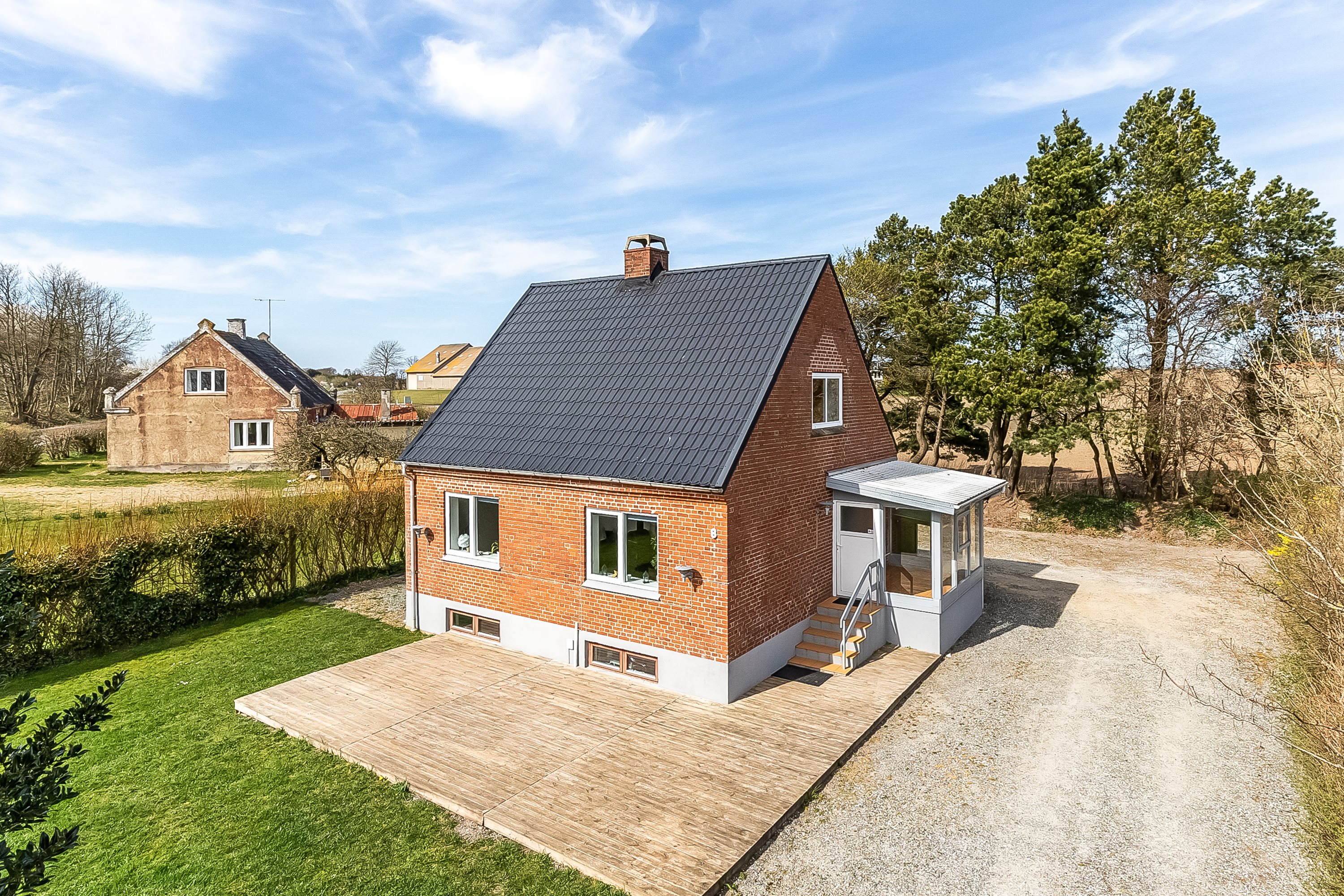 Fremhævet mastefoto billede i fuldskærmstilstand. Billede af Vongevej 8, Vindelev, 7300 Jelling