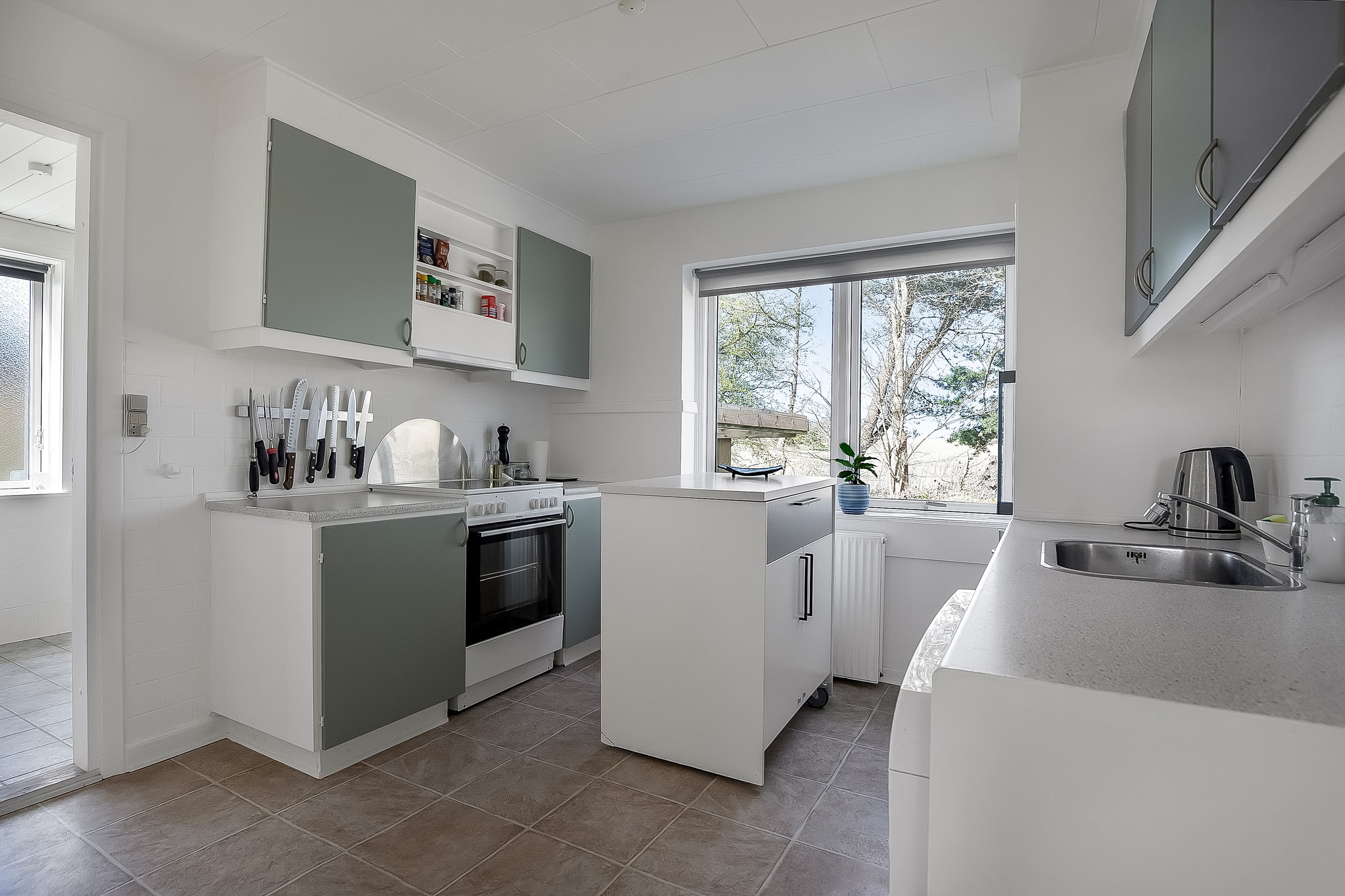 Fremhævet køkken billede i fuldskærmstilstand. Billede af Vongevej 8, Vindelev, 7300 Jelling