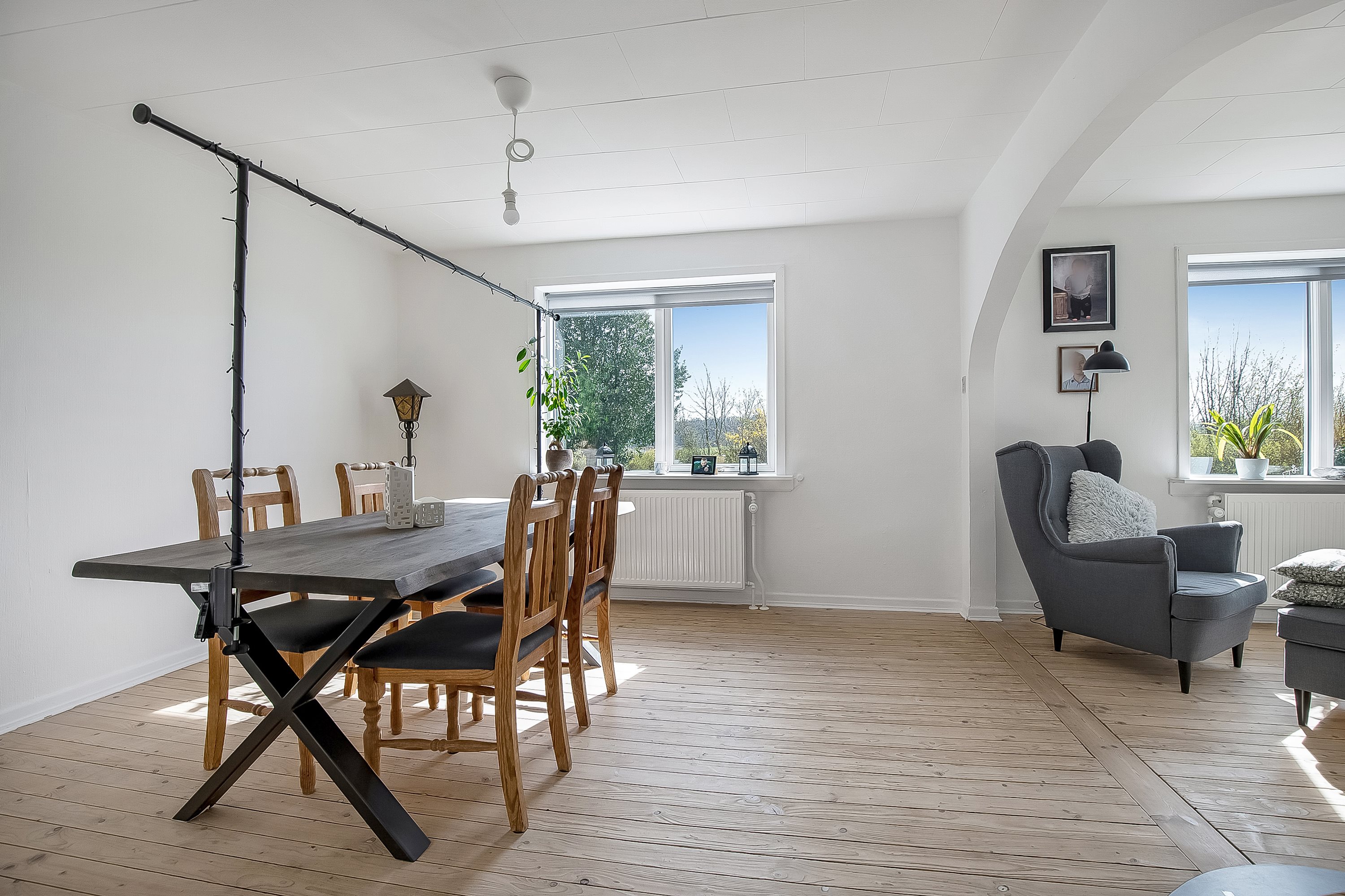 Fremhævet stue billede i fuldskærmstilstand. Billede af Vongevej 8, Vindelev, 7300 Jelling