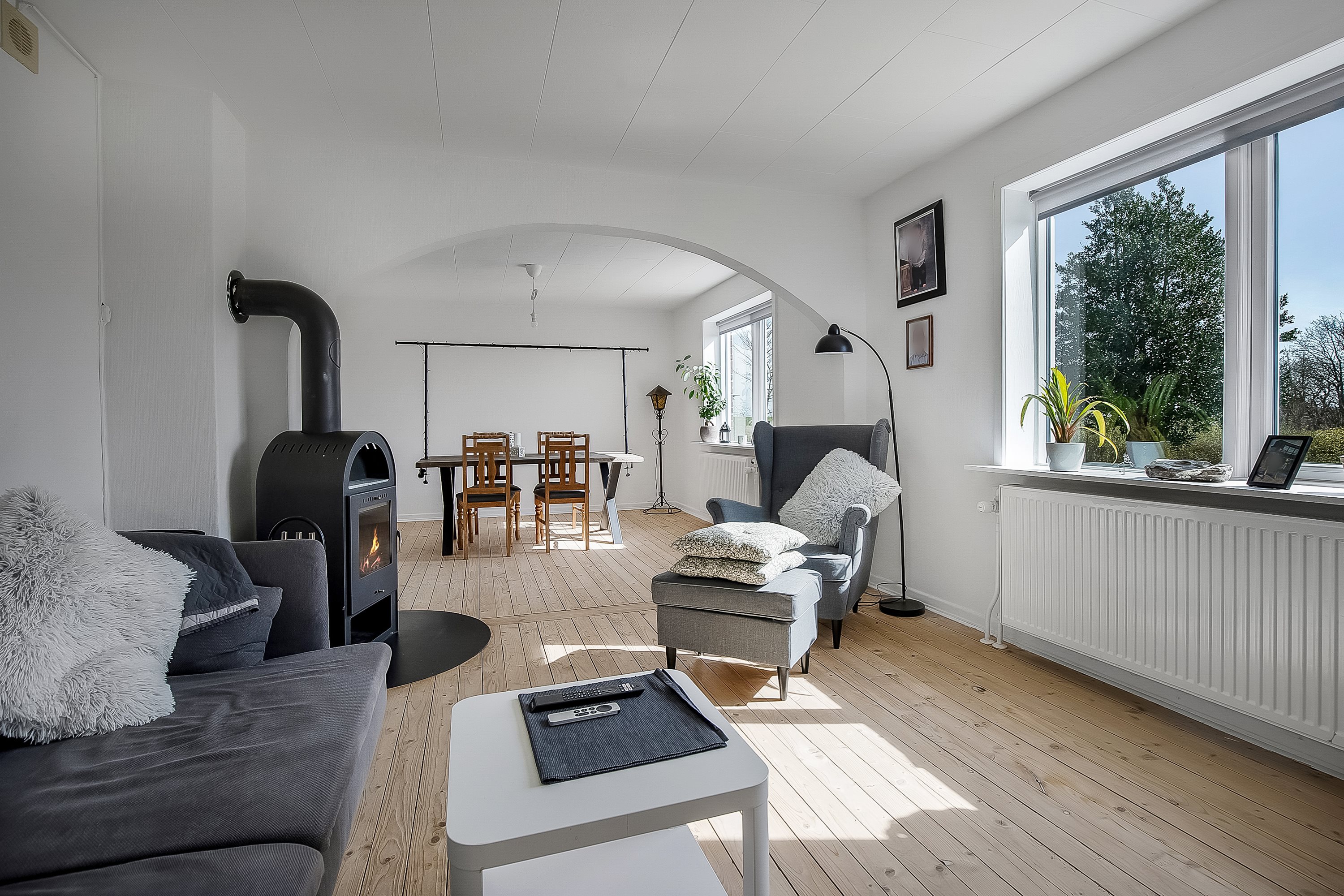 Fremhævet stue billede i fuldskærmstilstand. Billede af Vongevej 8, Vindelev, 7300 Jelling