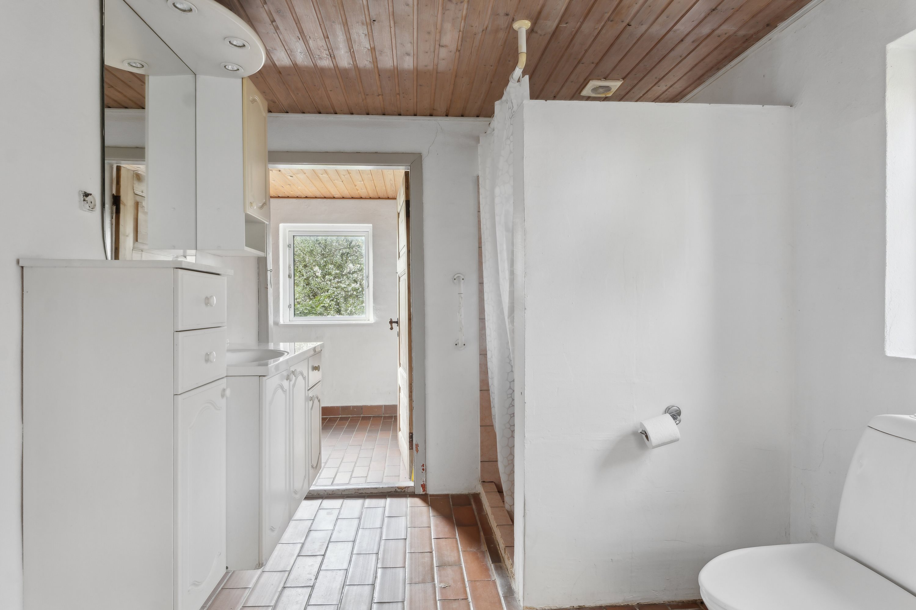 Fremhævet badeværelse billede i fuldskærmstilstand. Billede af Snøde Bygade 36, Snøde, 5953 Tranekær