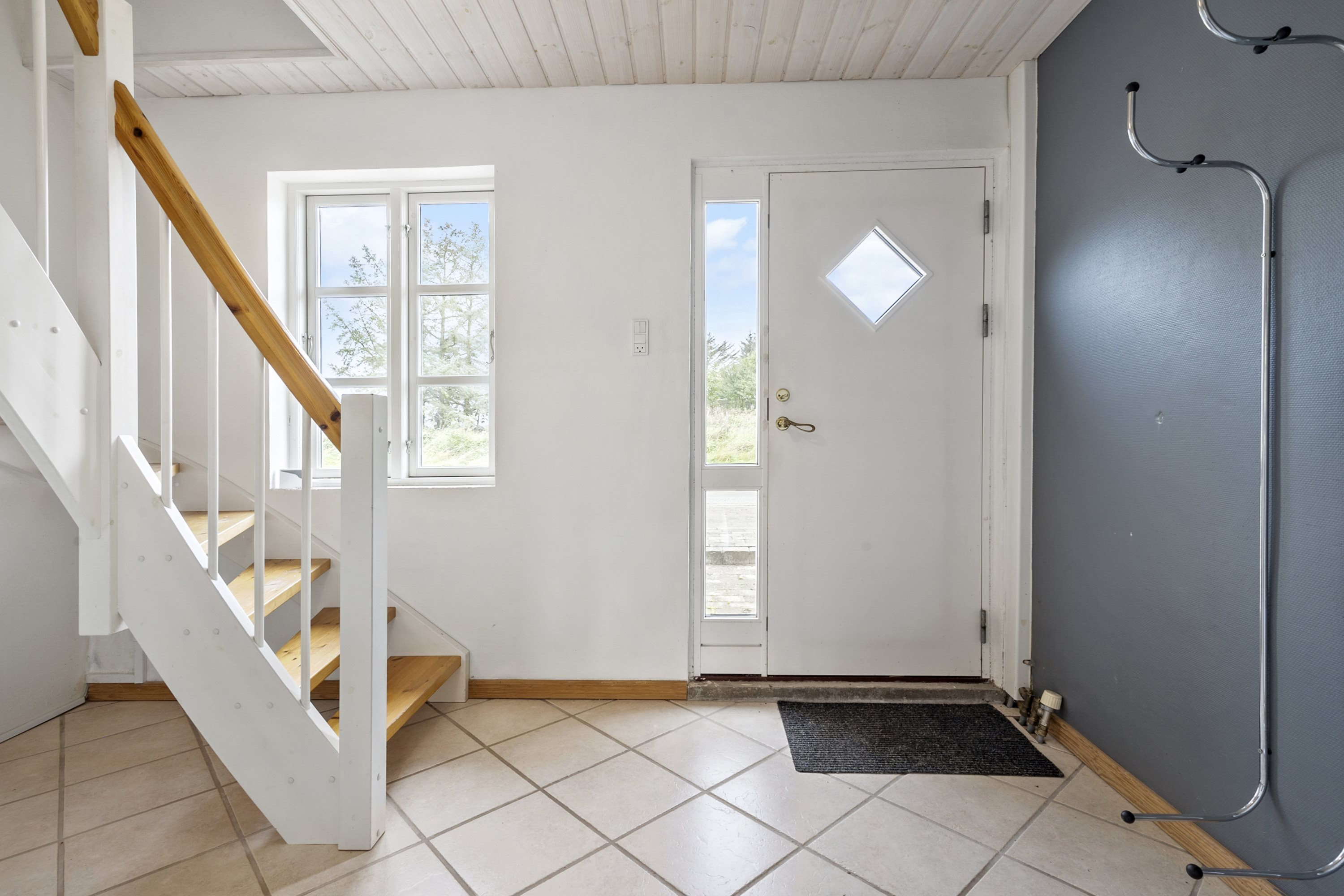 Fremhævet entré billede i fuldskærmstilstand. Billede af Gosmervej 108, Halling, 8300 Odder