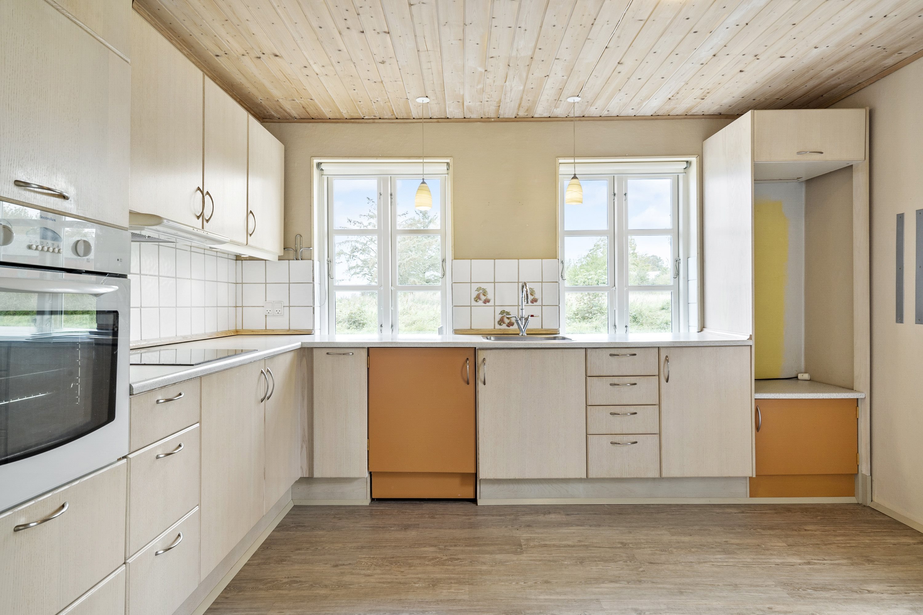 Fremhævet køkken billede i fuldskærmstilstand. Billede af Gosmervej 108, Halling, 8300 Odder