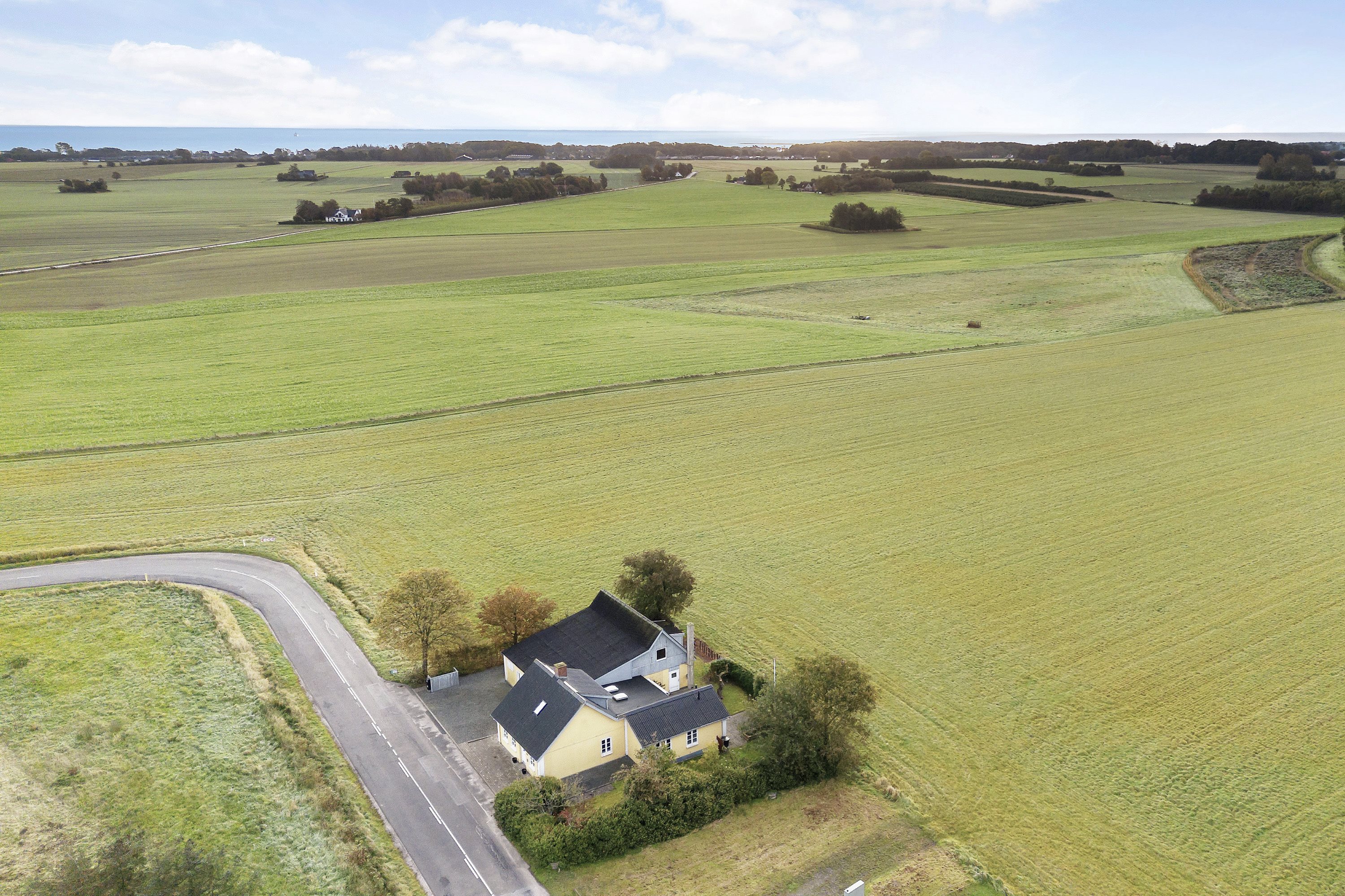 Fremhævet luftfoto billede i fuldskærmstilstand. Billede af Gosmervej 108, Halling, 8300 Odder