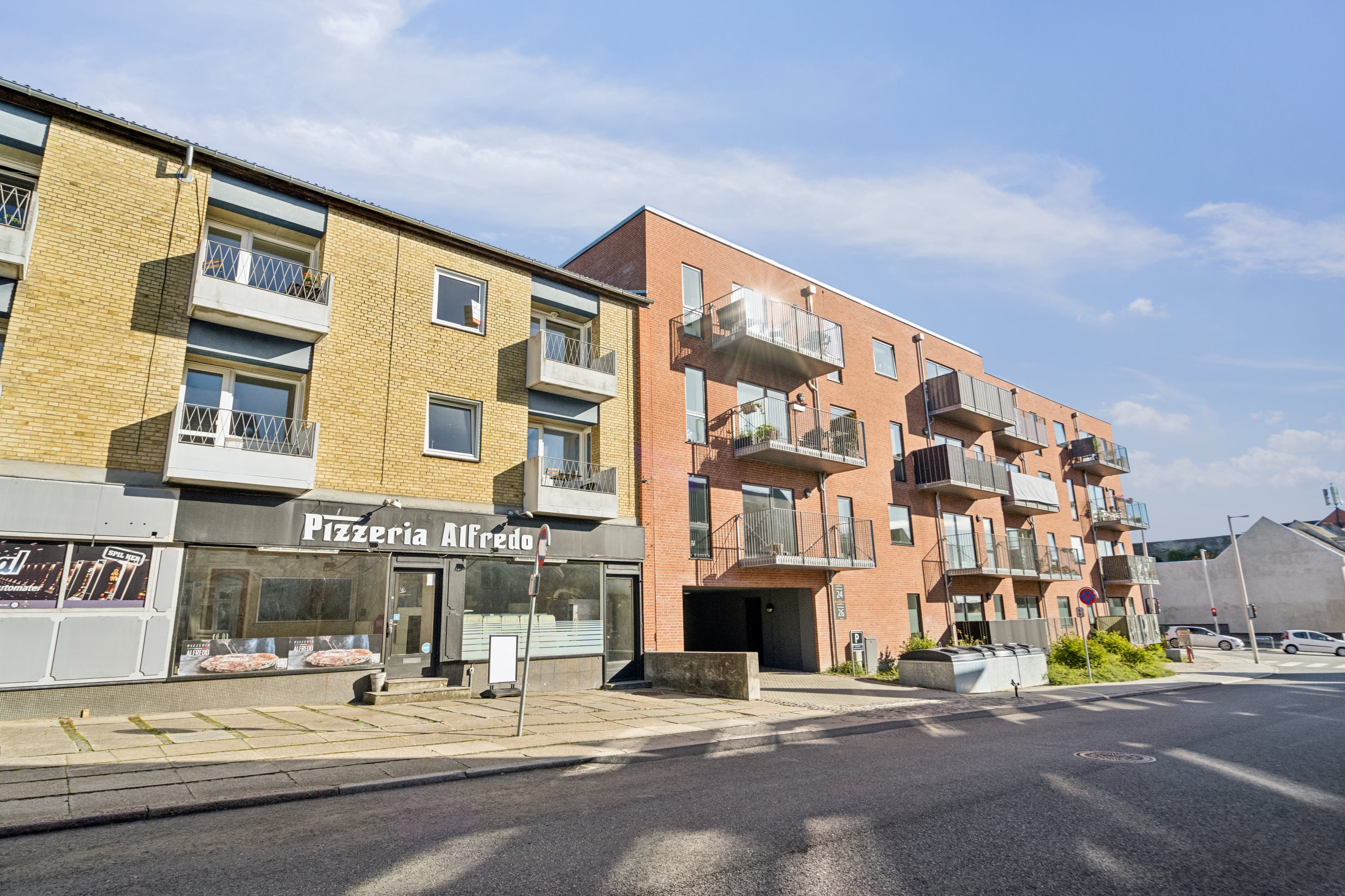 Fremhævet  billede i fuldskærmstilstand. Billede af Markedspladsen 1, 1. th., 8900 Randers C