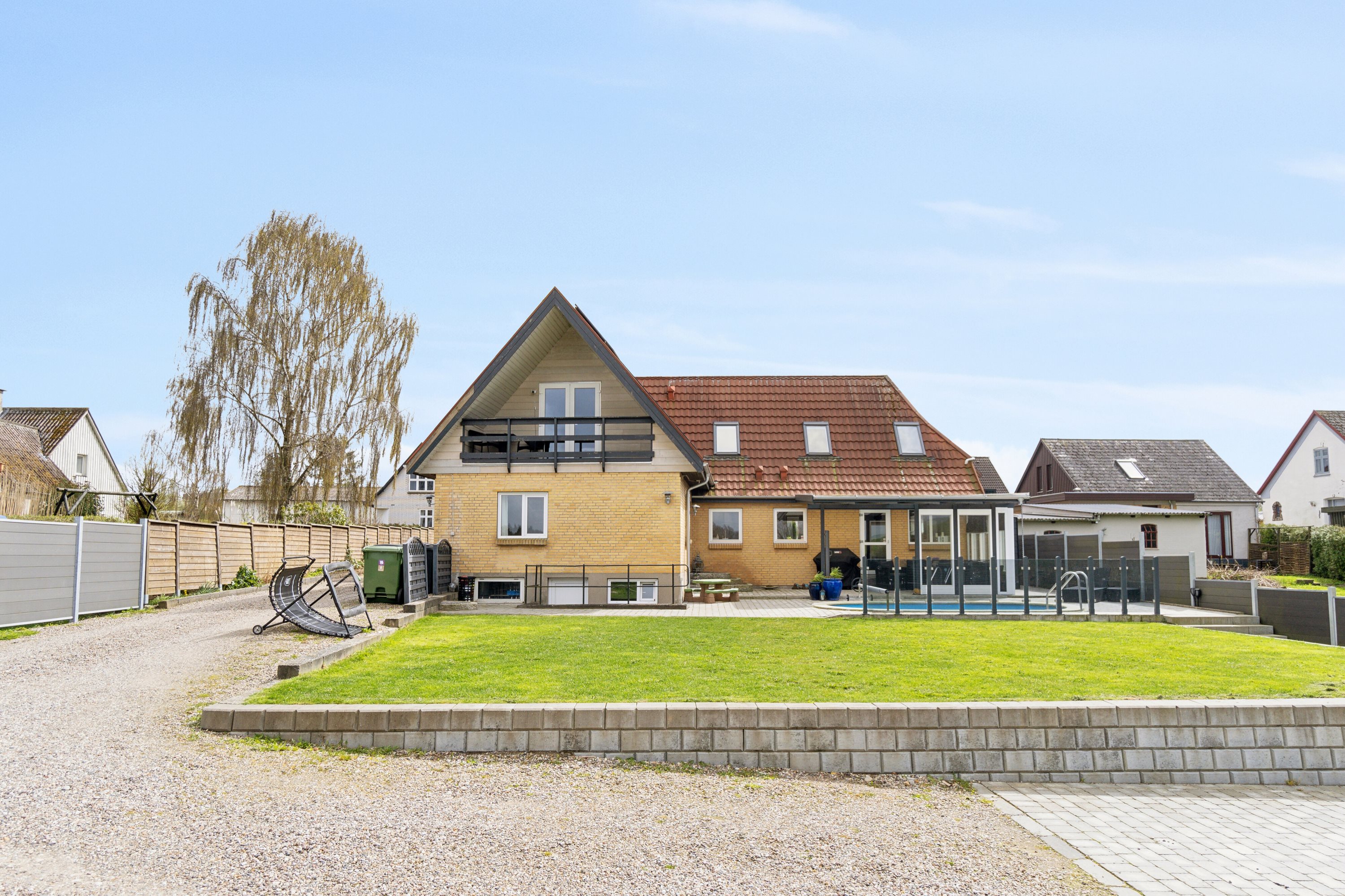 Fremhævet udendørs billede i fuldskærmstilstand. Billede af Assensvej 17, 5750 Ringe