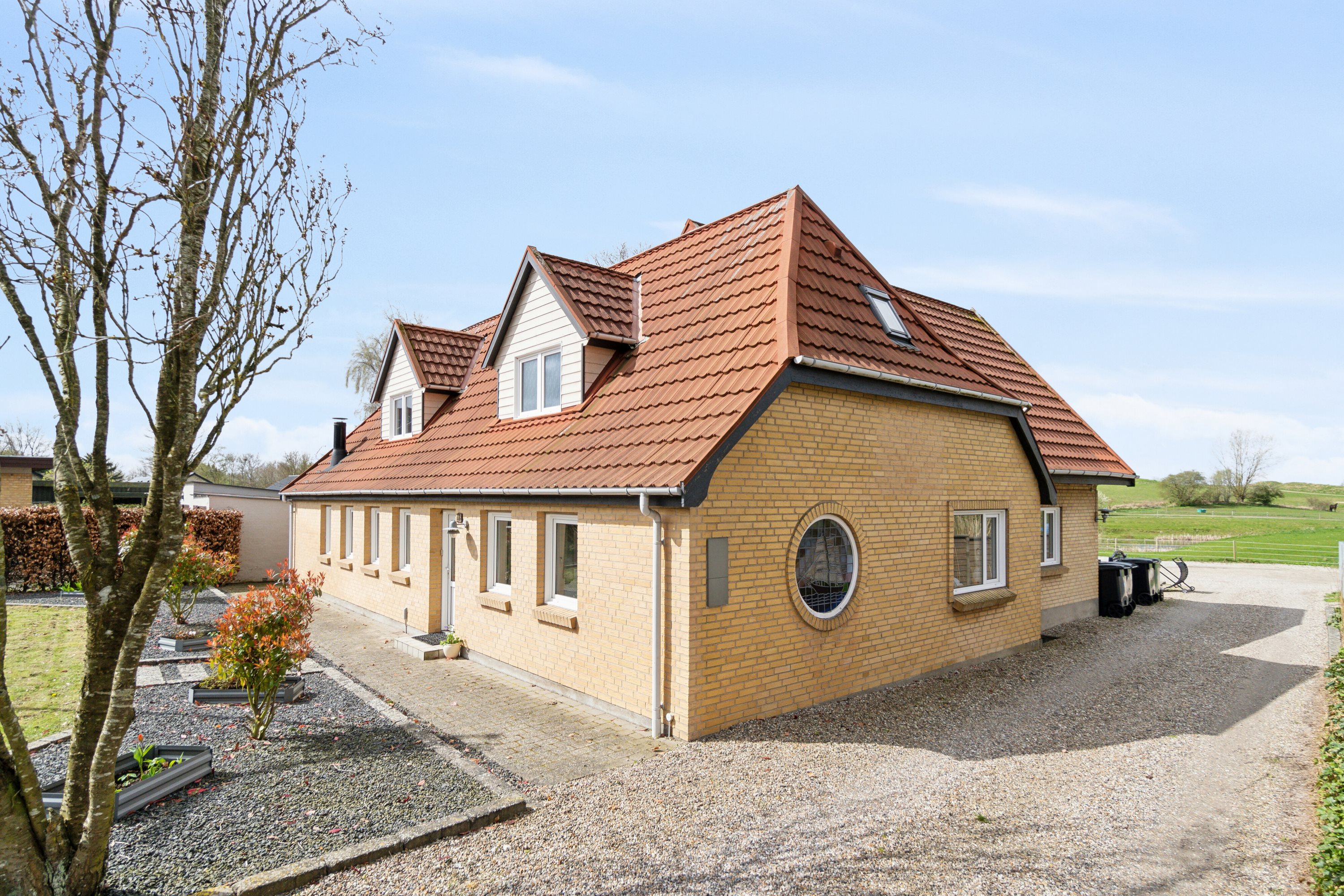 Fremhævet udendørs billede i fuldskærmstilstand. Billede af Assensvej 17, 5750 Ringe